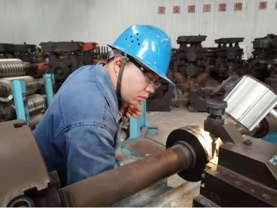 艱苦奮斗，勤奮學(xué)習(xí)，團(tuán)結(jié)協(xié)作——讀《為人民服務(wù)》有感