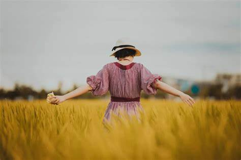 ���L����