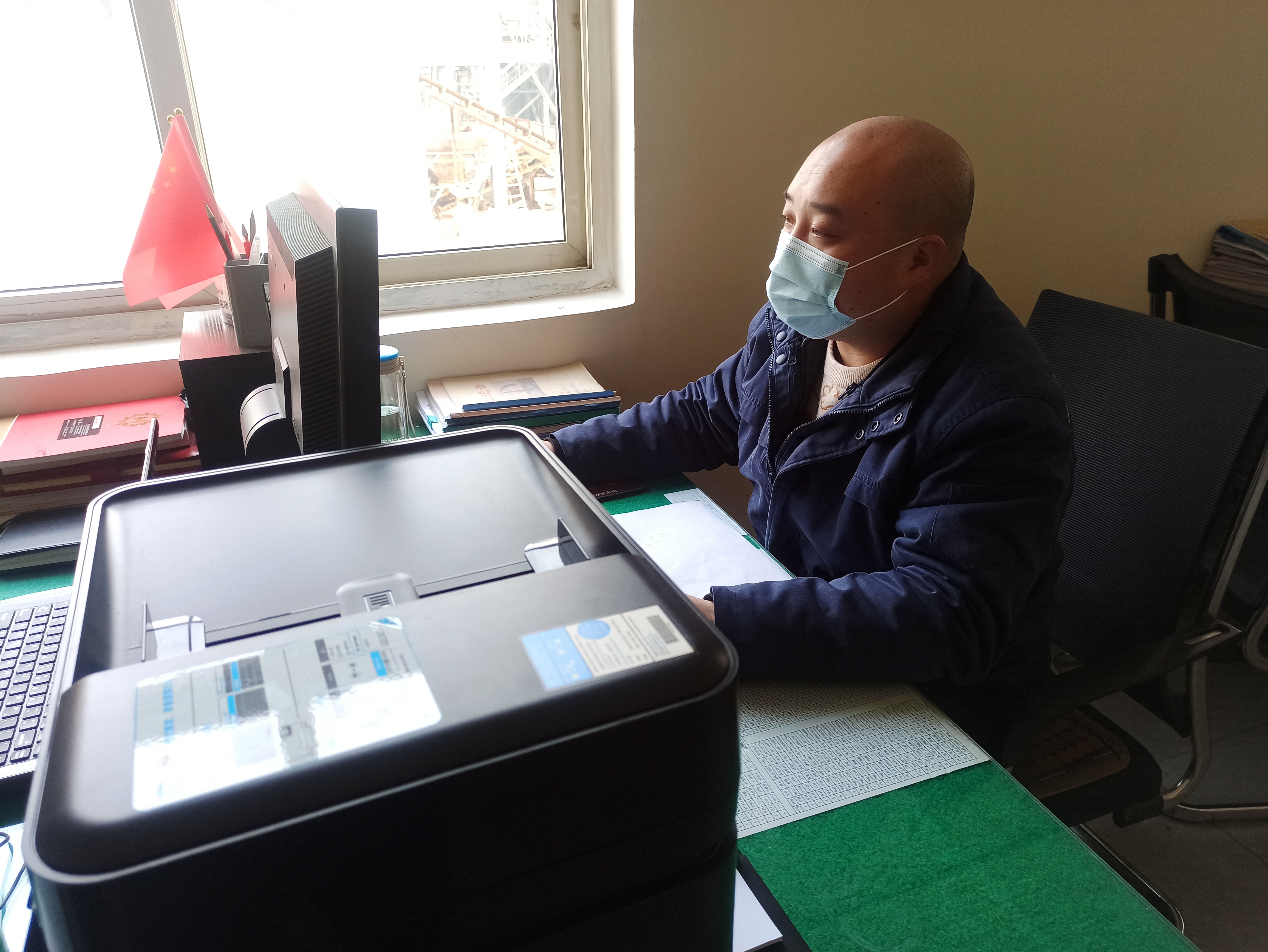 黃帽子的“軸勁兒” 黃帽子的“軸勁兒”