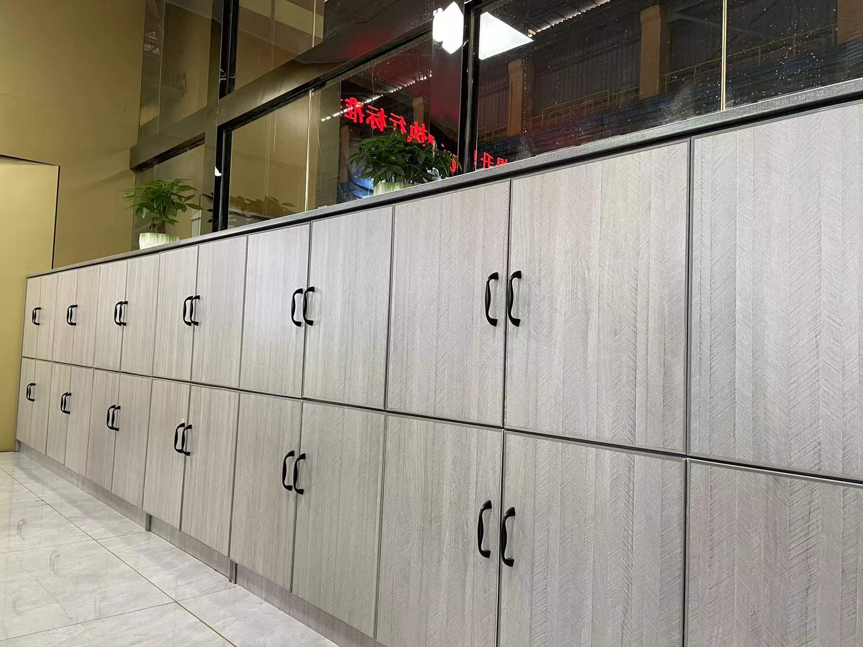 這里的儲物柜“上線”了 這里的儲物柜“上線”了