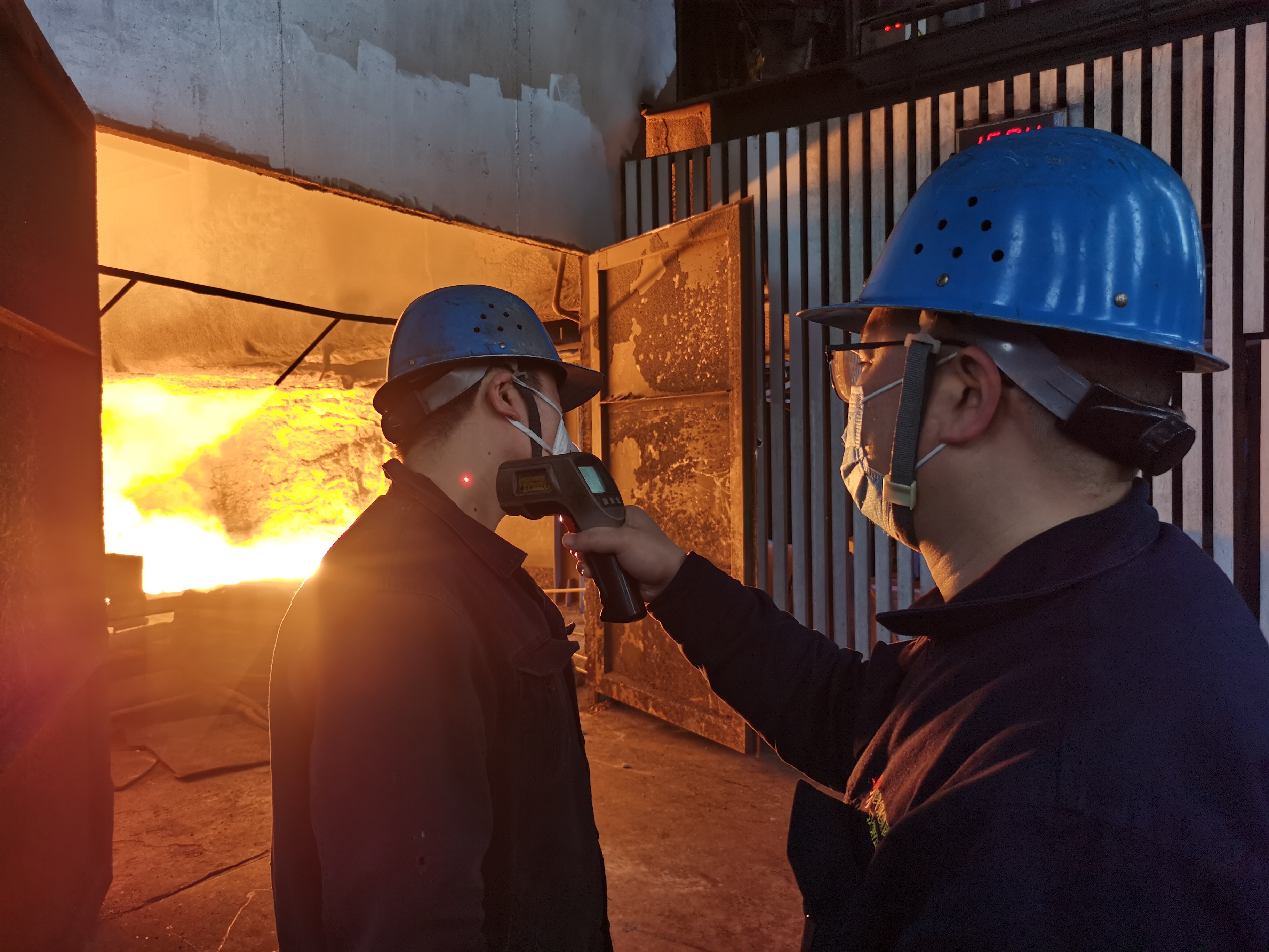 黨建領航 筑牢新年“防疫墻” 黨建領航 筑牢新年“防疫墻”