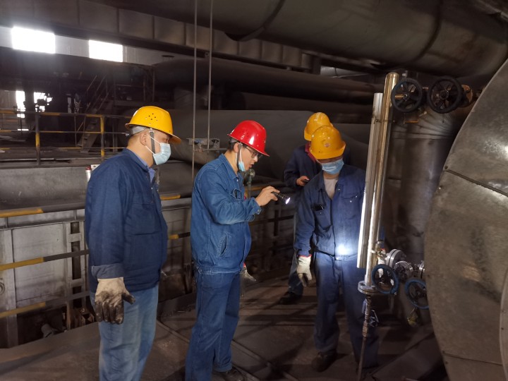 節日不停歇,堅守崗位不松懈 節日不停歇,堅守崗位不松懈