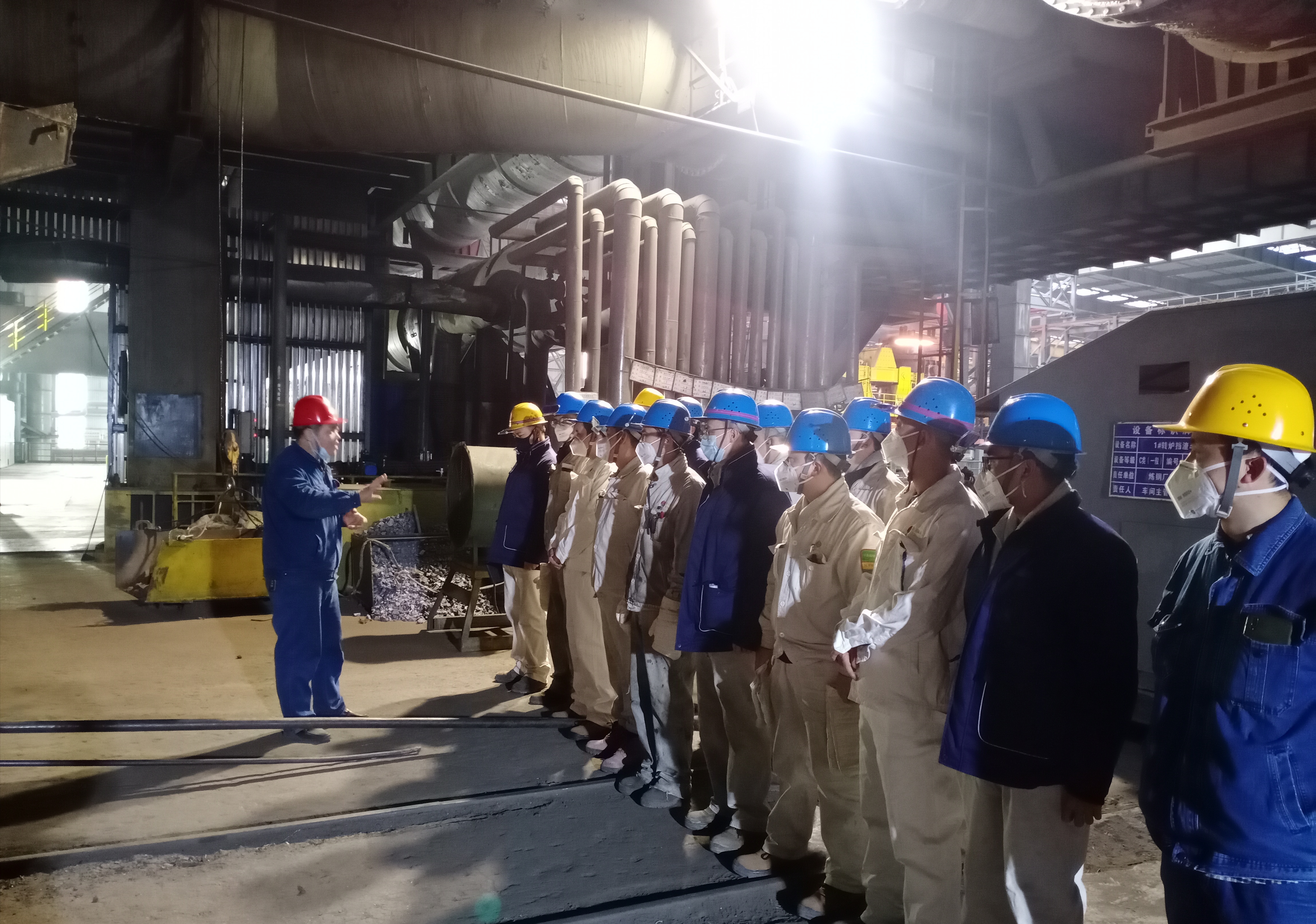 小小“班前會”,大大“宣講臺” 小小“班前會”,大大“宣講臺”