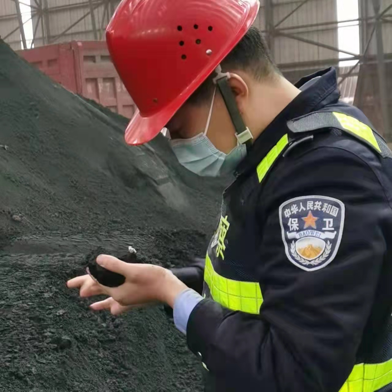 守崗盡責(zé)有擔(dān)當(dāng) 擎旗奮進(jìn)鑄忠魂 守崗盡責(zé)有擔(dān)當(dāng) 擎旗奮進(jìn)鑄忠魂