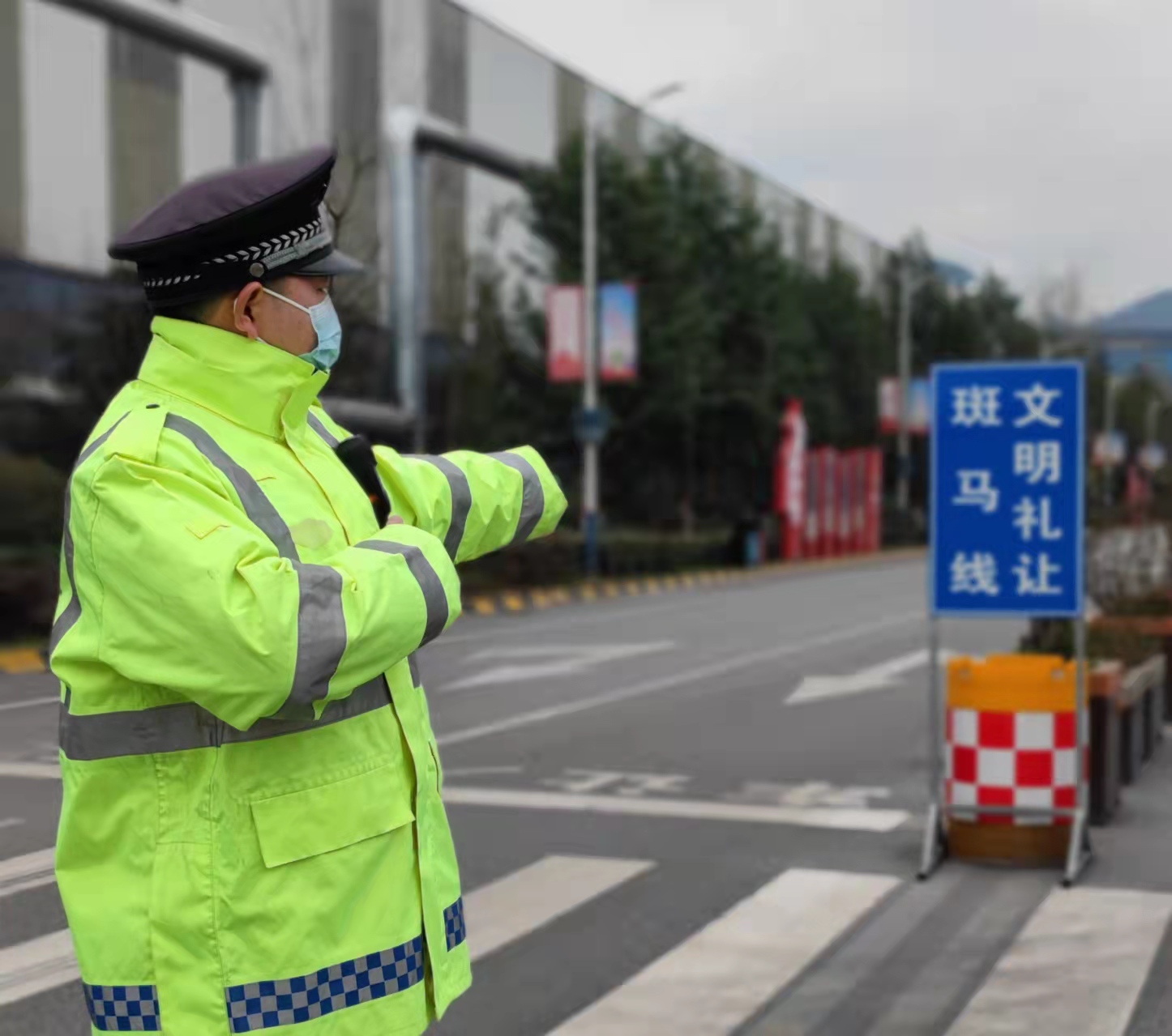 守崗盡責(zé)有擔(dān)當(dāng) 擎旗奮進(jìn)鑄忠魂 守崗盡責(zé)有擔(dān)當(dāng) 擎旗奮進(jìn)鑄忠魂