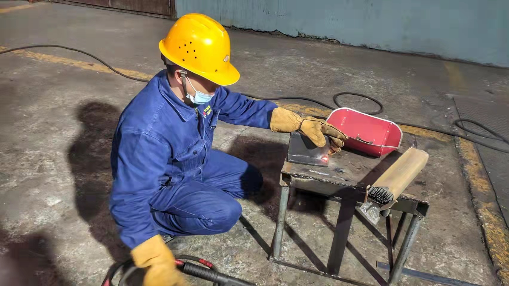 �������ɏ�һ�ء������������˲���齨�O