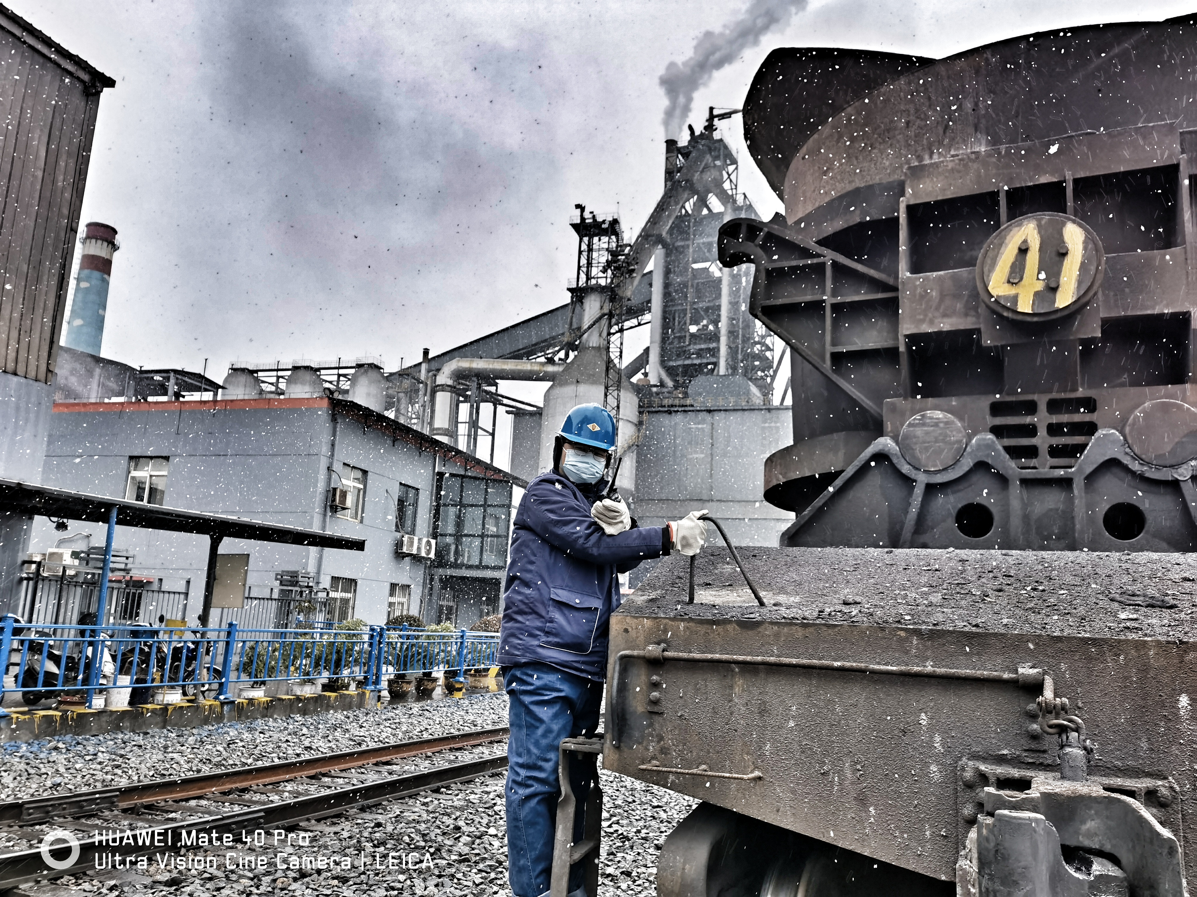 致敬!雨雪中的鋼鐵戰士 致敬!雨雪中的鋼鐵戰士