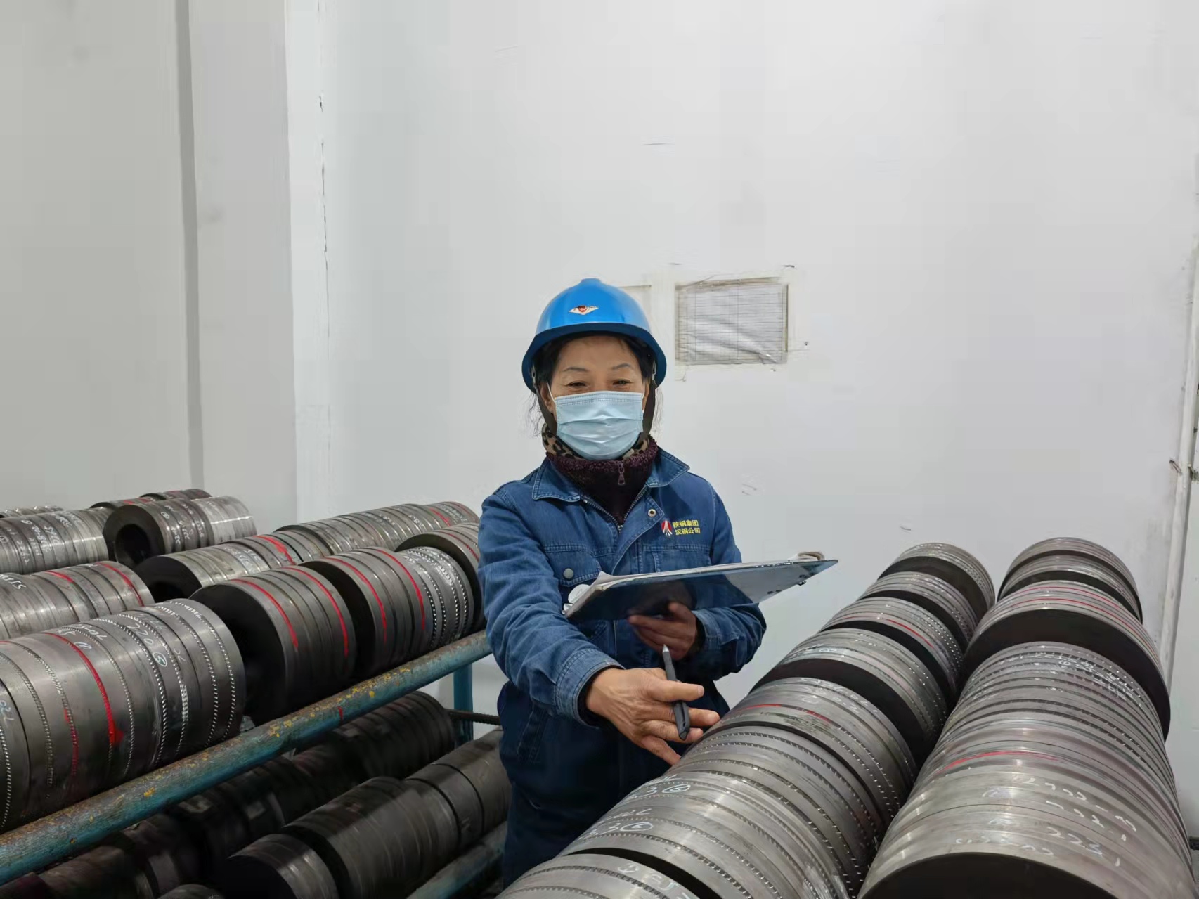 柔肩擔重任 巾幗綻芳華 柔肩擔重任 巾幗綻芳華