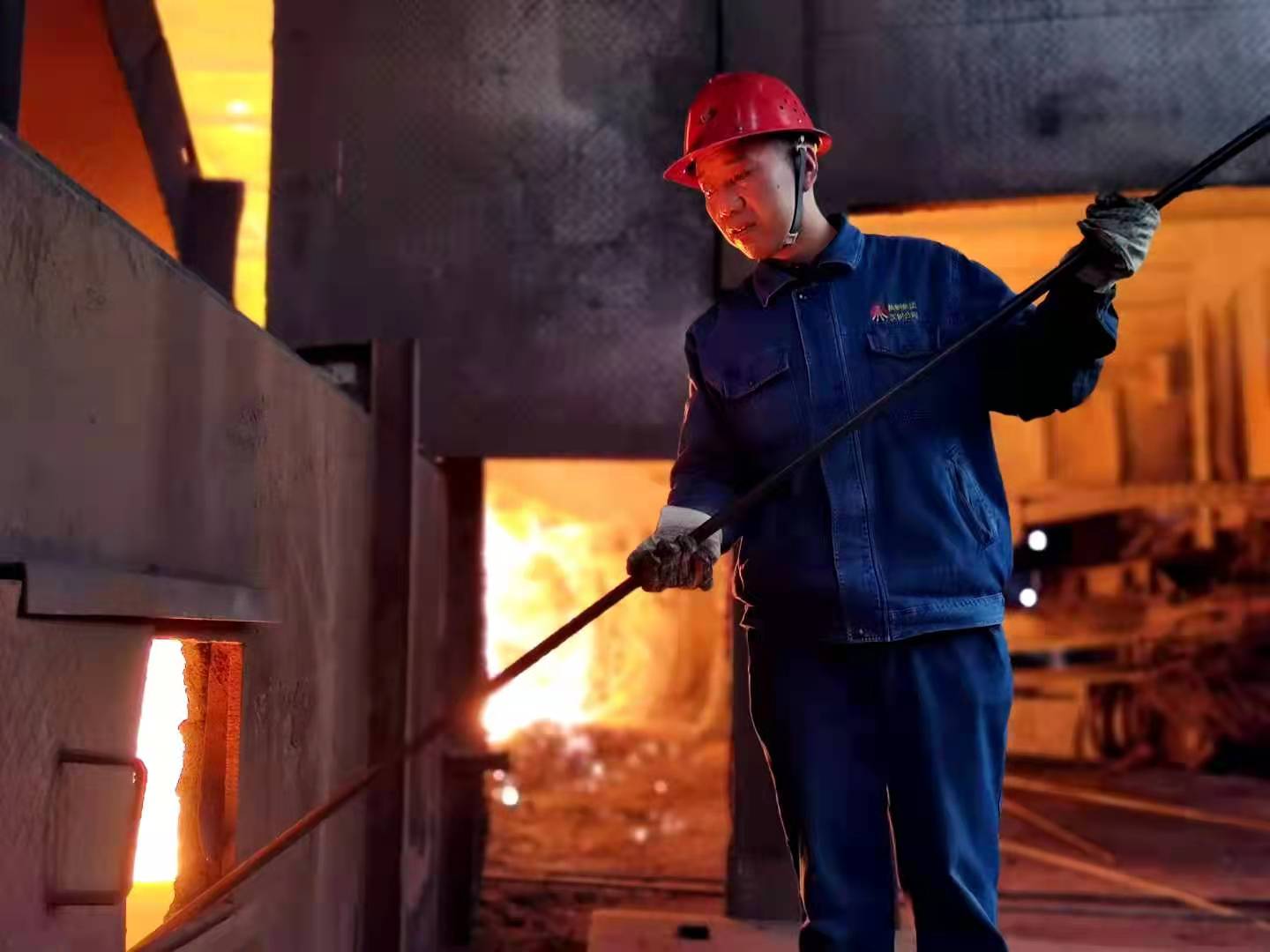 暖春之時,他們同繪最美“春耕圖” 暖春之時,他們同繪最美“春耕圖”