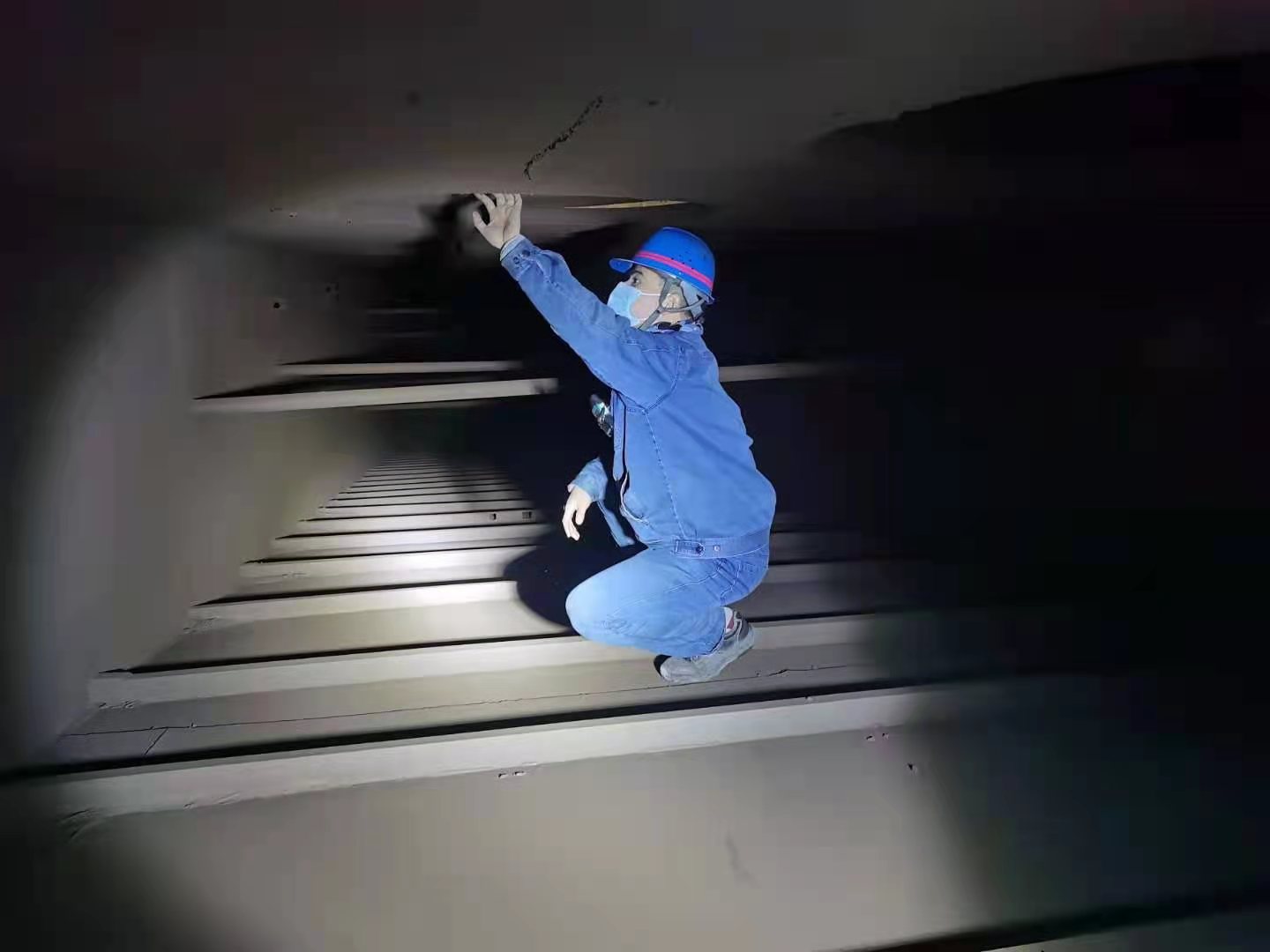 “微舉措”筑牢安全生產(chǎn)“新防線” “微舉措”筑牢安全生產(chǎn)“新防線”