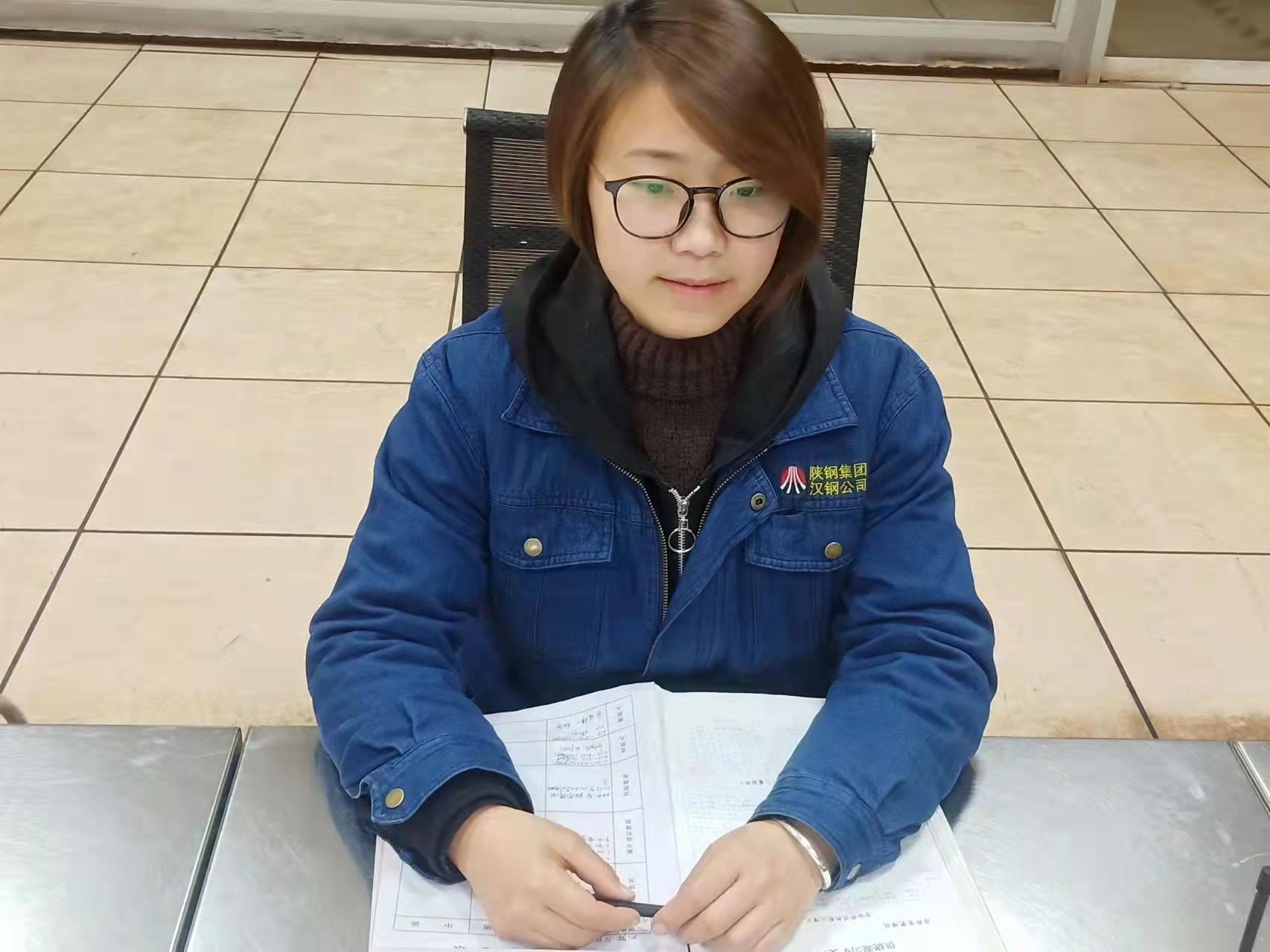 踏浪前行的“追風女子” 踏浪前行的“追風女子”