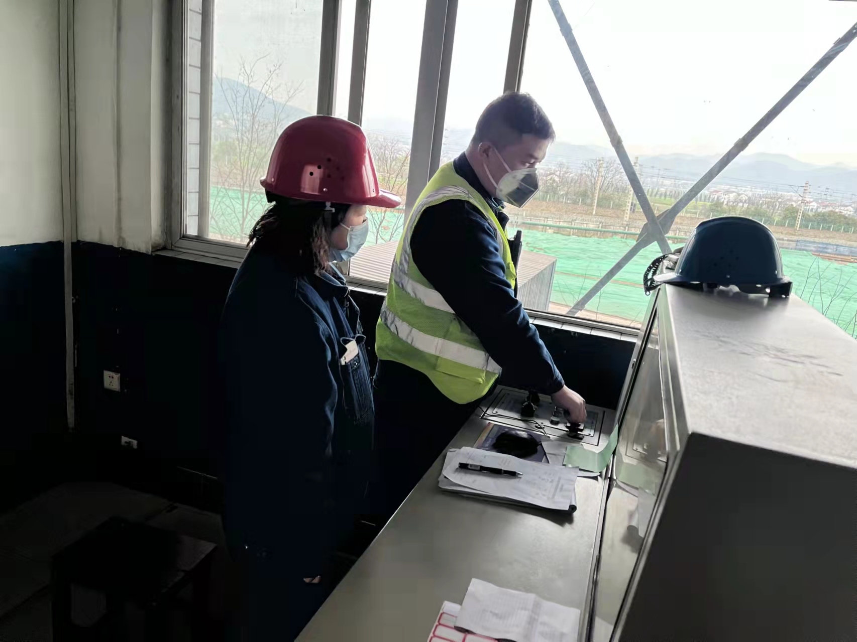 “嚴”字當頭把好“廉”關