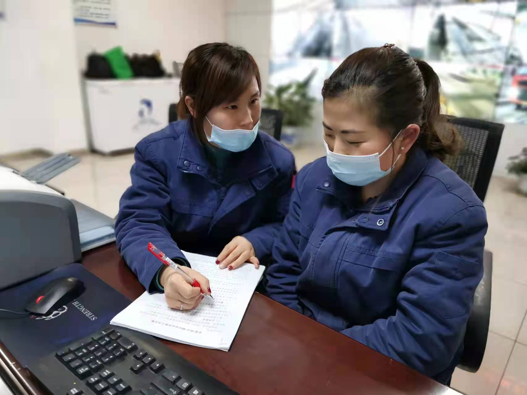 瞧，她們這“三劍客”