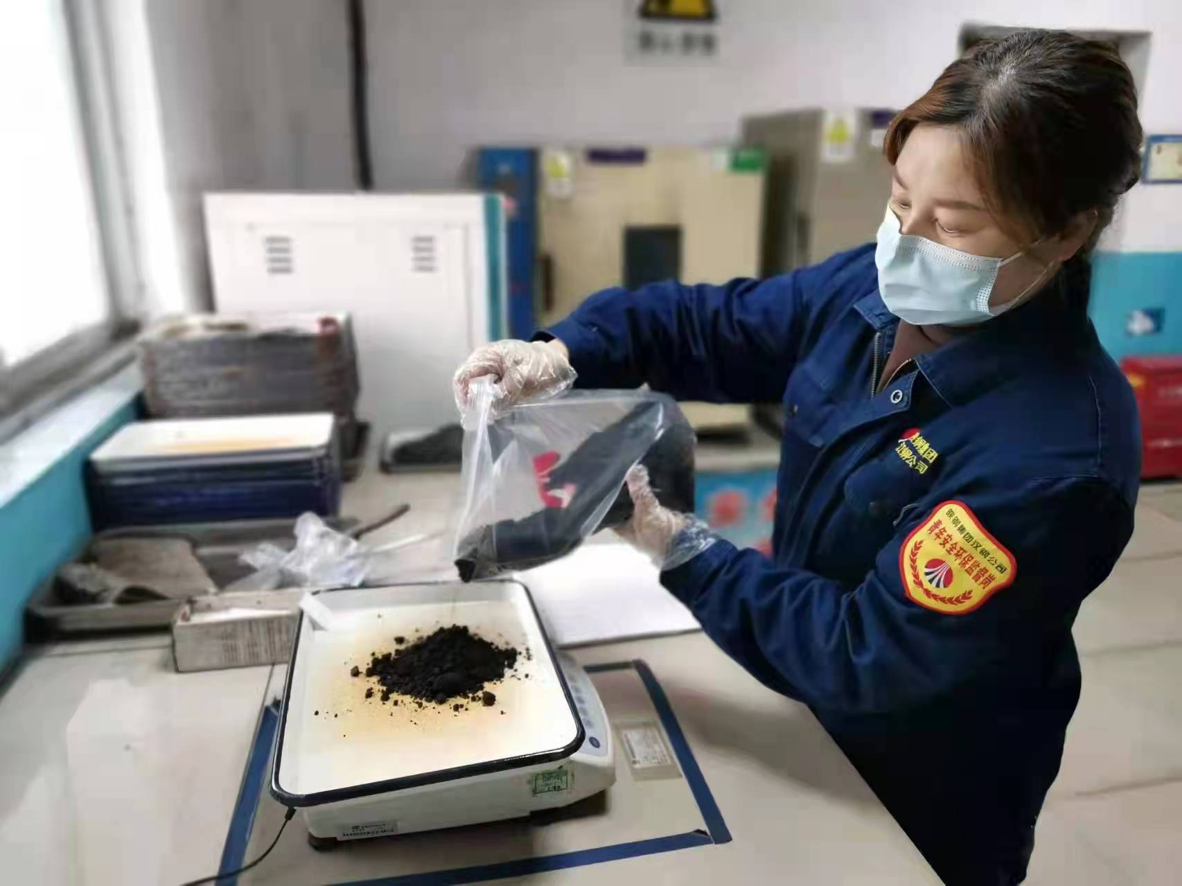 瞧，她們這“三劍客”