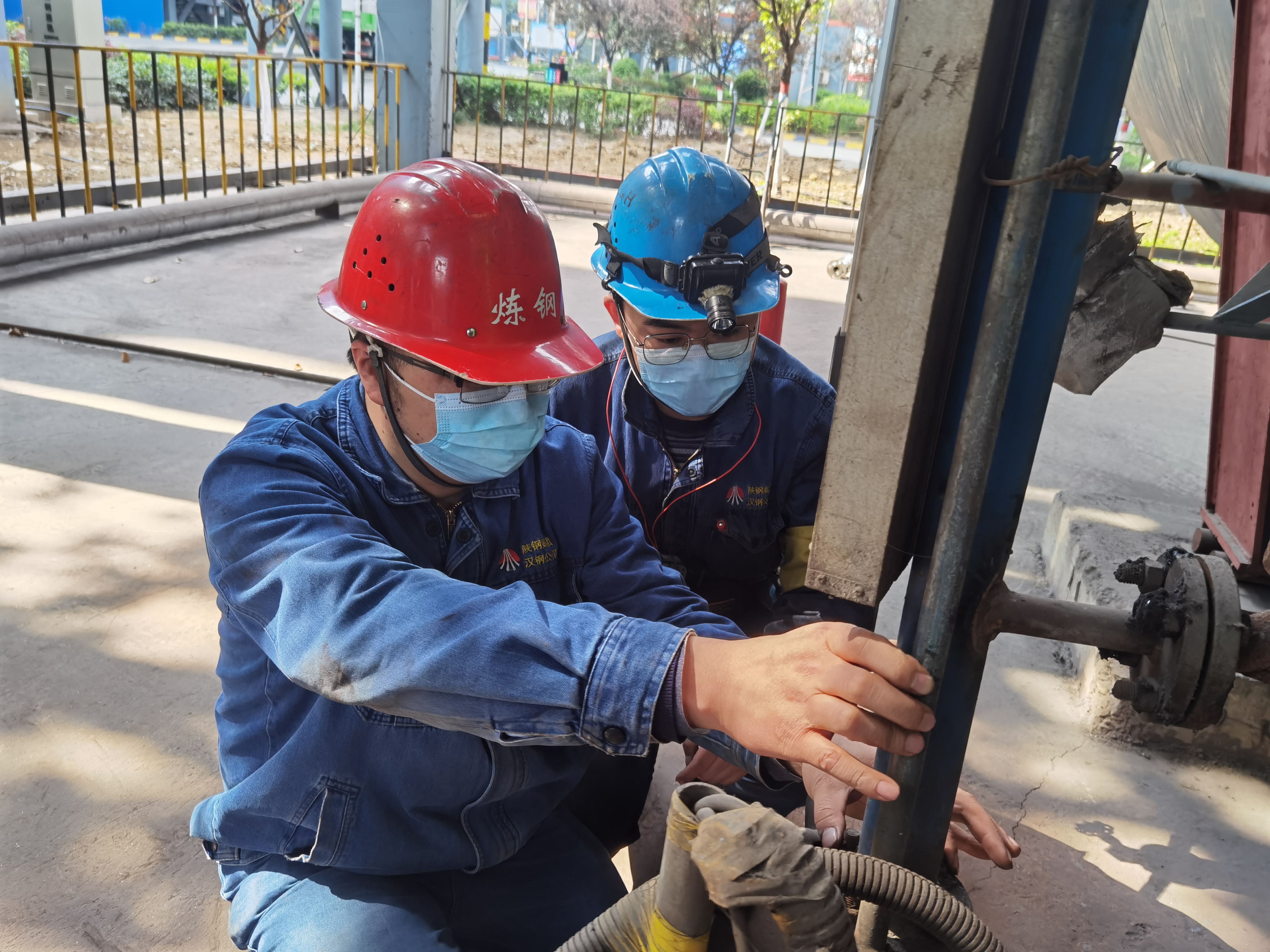 直擊現(xiàn)場,鏡頭里的“檢修日記” 直擊現(xiàn)場,鏡頭里的“檢修日記”