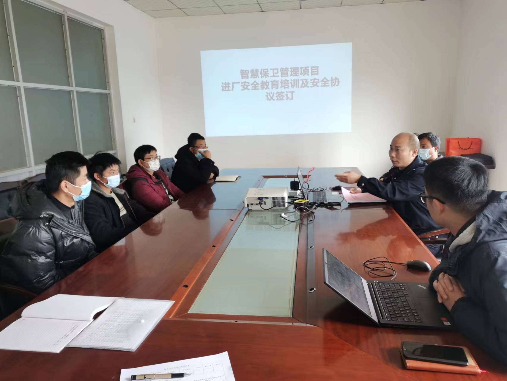 保衛(wèi)部將“四不傷害月”活動(dòng)深度融入智慧保衛(wèi)項(xiàng)目施工全過(guò)程 保衛(wèi)部將“四不傷害月”活動(dòng)深度融入智慧保衛(wèi)項(xiàng)目施工全過(guò)程