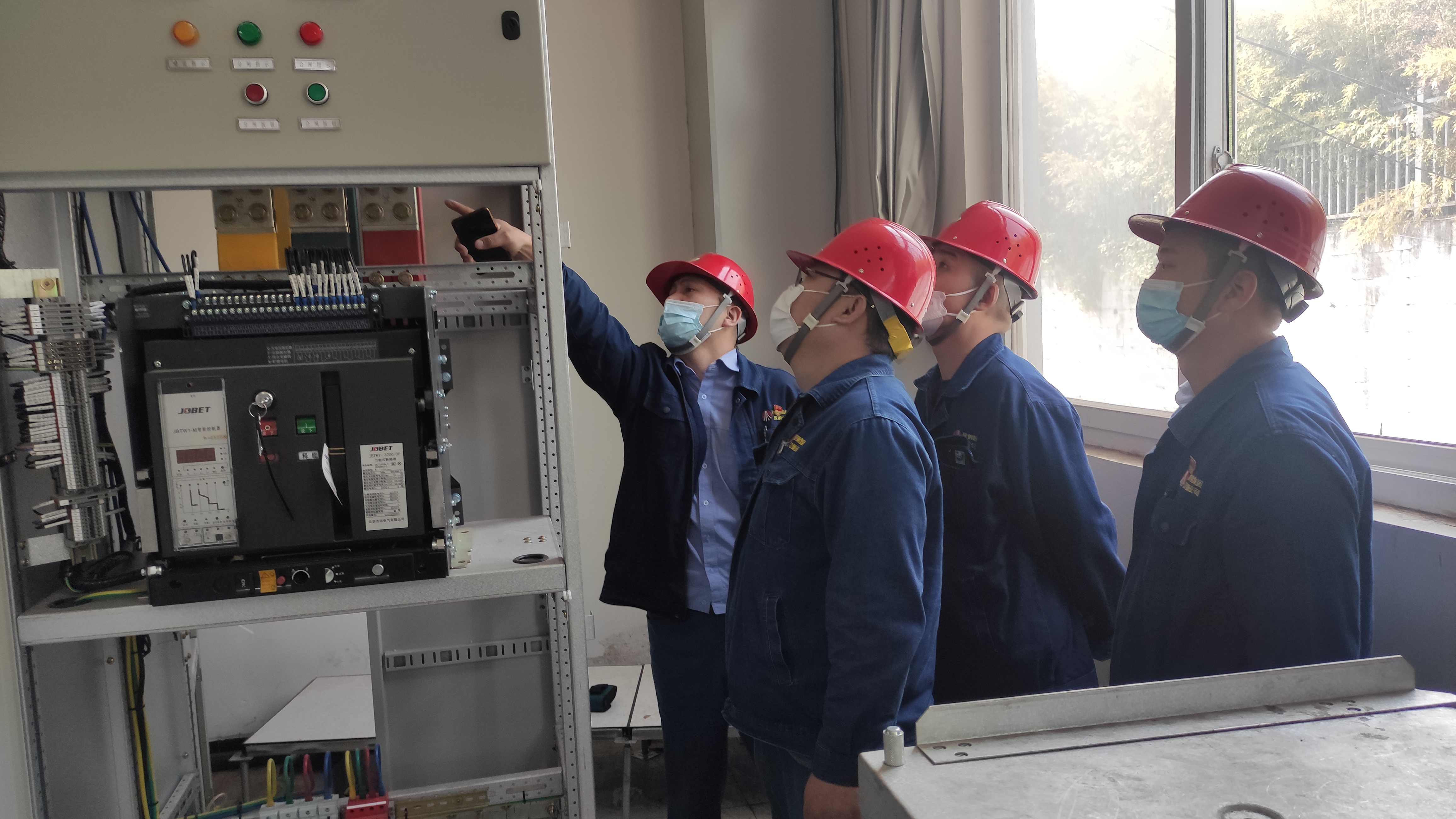 多點(diǎn)突破 擰緊作風(fēng)建設(shè)“螺絲扣” 多點(diǎn)突破 擰緊作風(fēng)建設(shè)“螺絲扣”