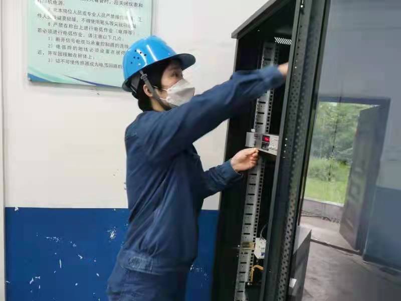 激揚(yáng)愛崗情 彰顯巾幗力——記“巾幗能手”王嬌艷的鋼樣年華 激揚(yáng)愛崗情 彰顯巾幗力——記“巾幗能手”王嬌艷的鋼樣年華