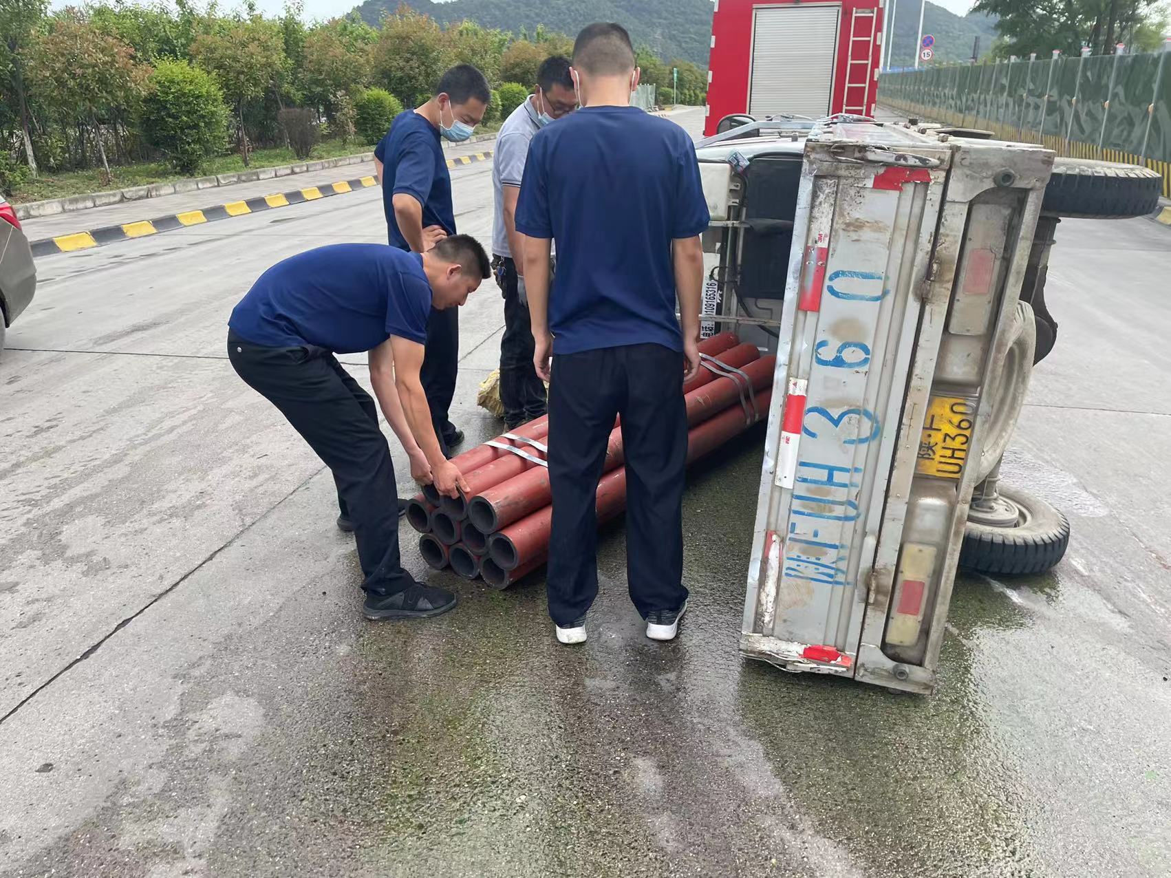 ů�ˣ��S�^һ܇�v�ȷ�����˾�������Ѳ��;�Ў�æ����