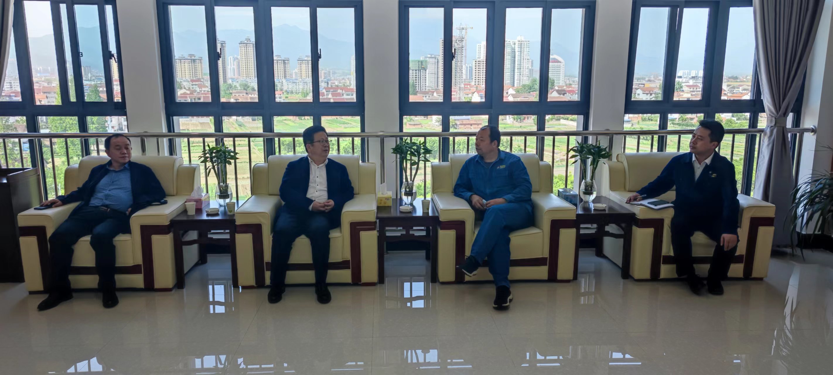 �h�����̄�(w��)�־��h�M��ӛ�����L���fƽһ�Ё���˾�{(di��o)��