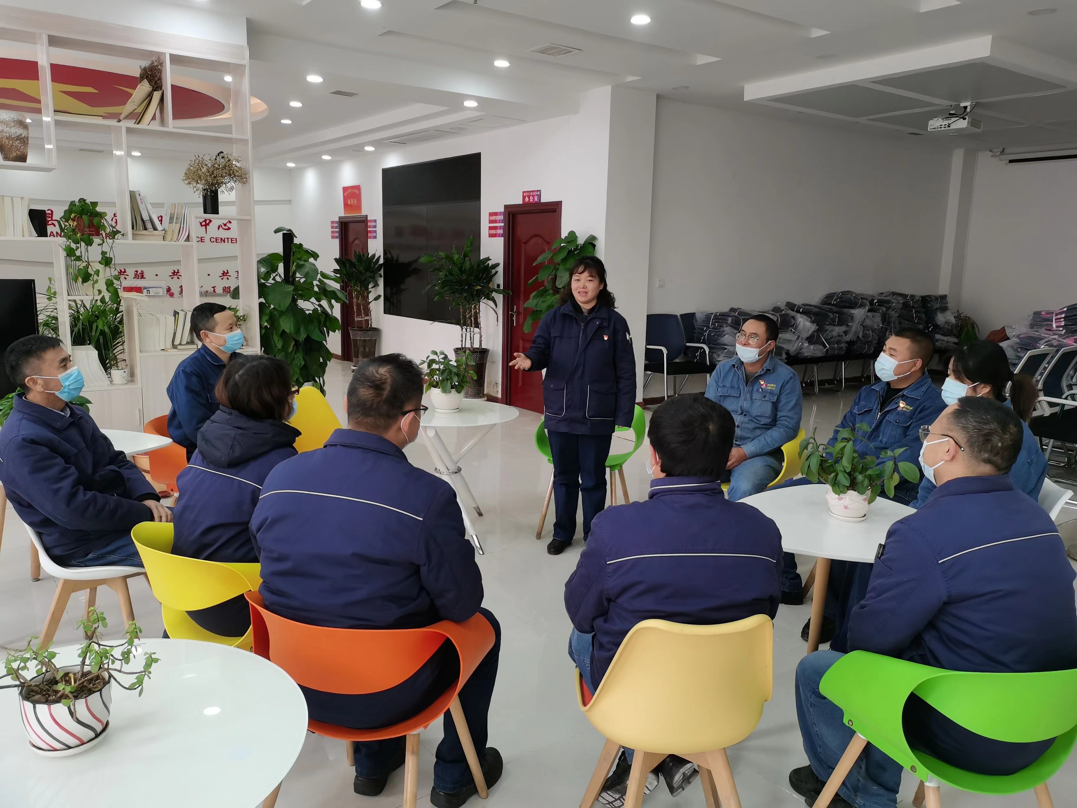 黨建促發(fā)展多方發(fā)力,中心管理“持續(xù)在線” 黨建促發(fā)展多方發(fā)力,中心管理“持續(xù)在線”