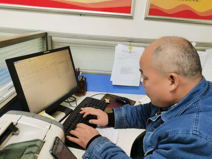 肩扛擔當 腳踏實地 他們讓黨員身份散發光彩 肩扛擔當 腳踏實地 他們讓黨員身份散發光彩