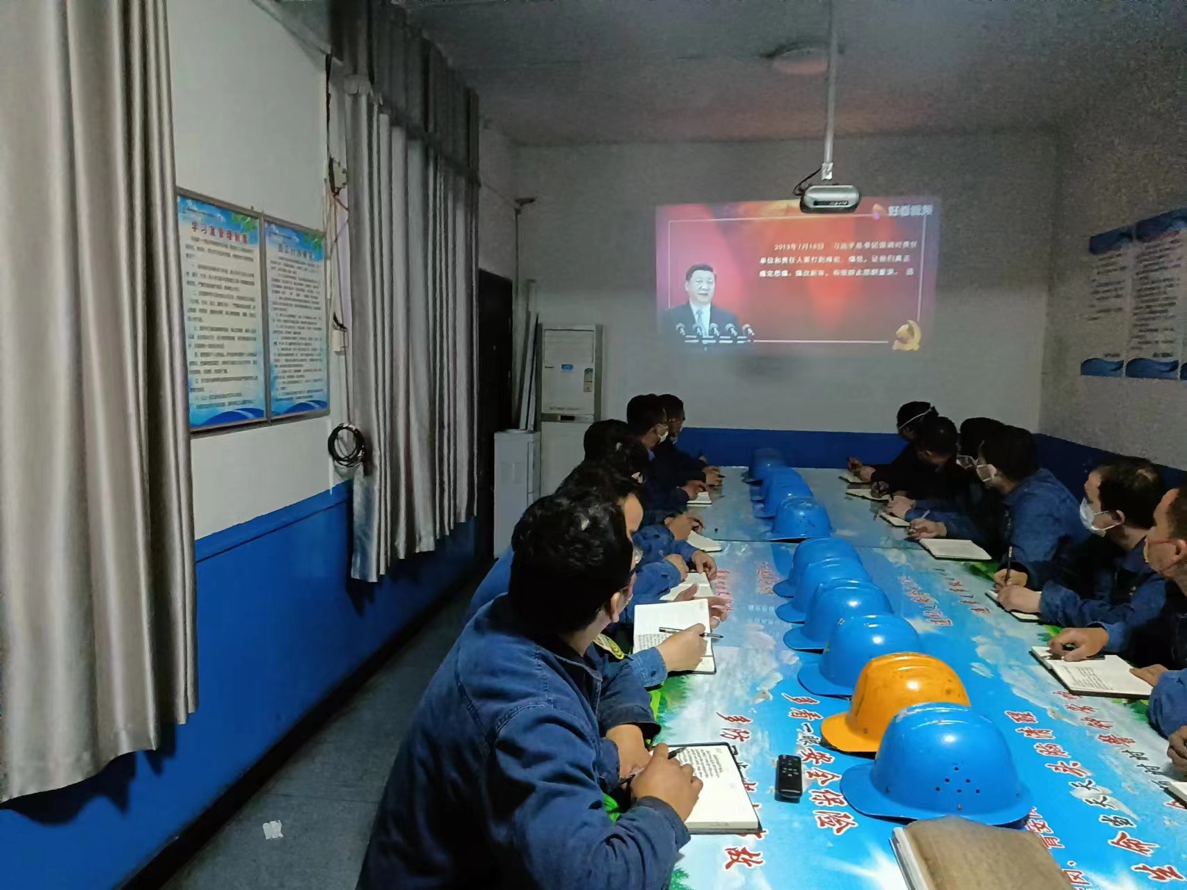 一手抓安全一手抓生產 一手抓安全一手抓生產