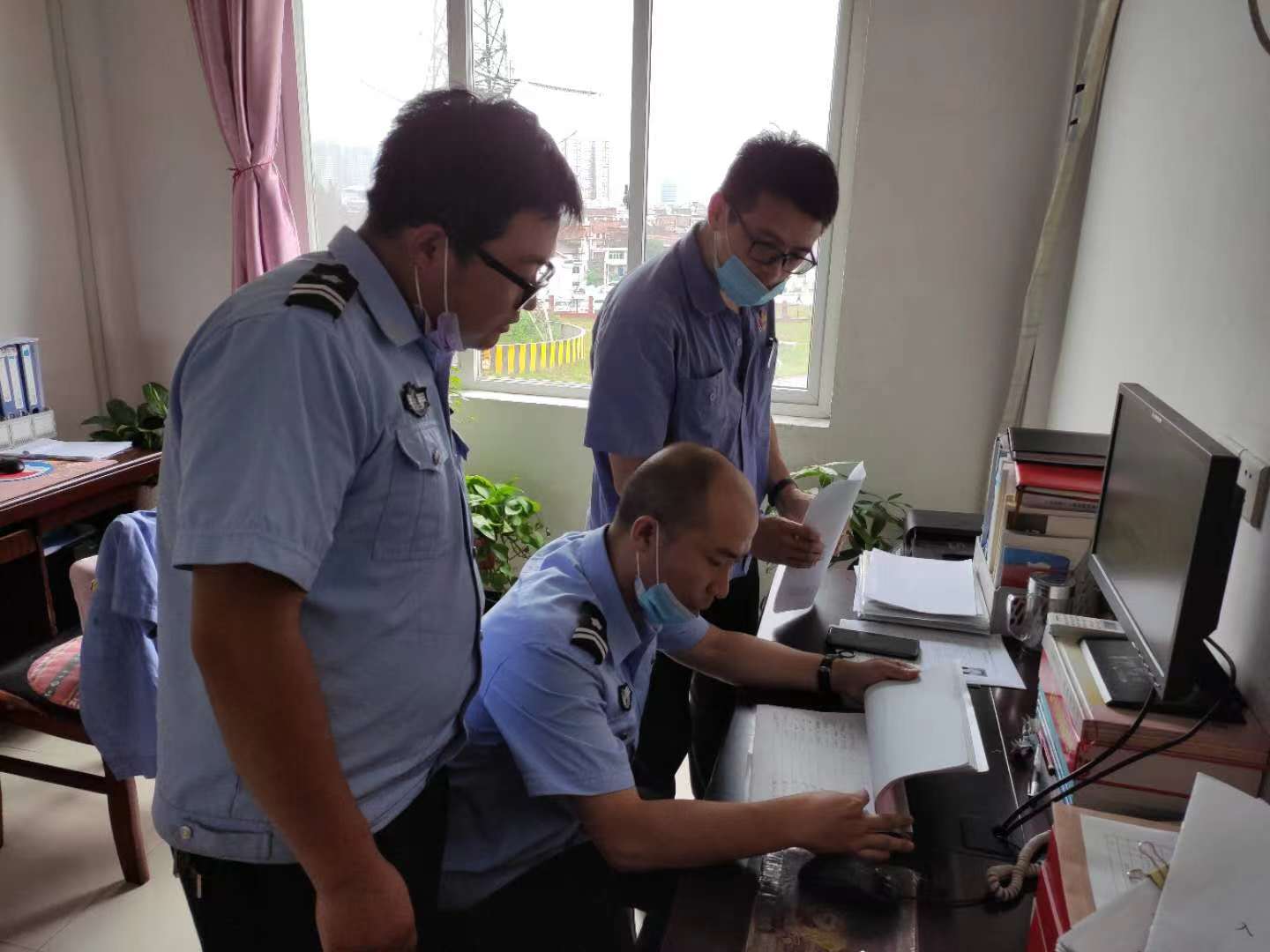 情系信訪終不悔,甘灑熱血寫春秋 ——記陜煤集團2020-2021年最美信訪干部陳開霖 情系信訪終不悔,甘灑熱血寫春秋 ——記陜煤集團2020-2021年最美信訪干部陳開霖