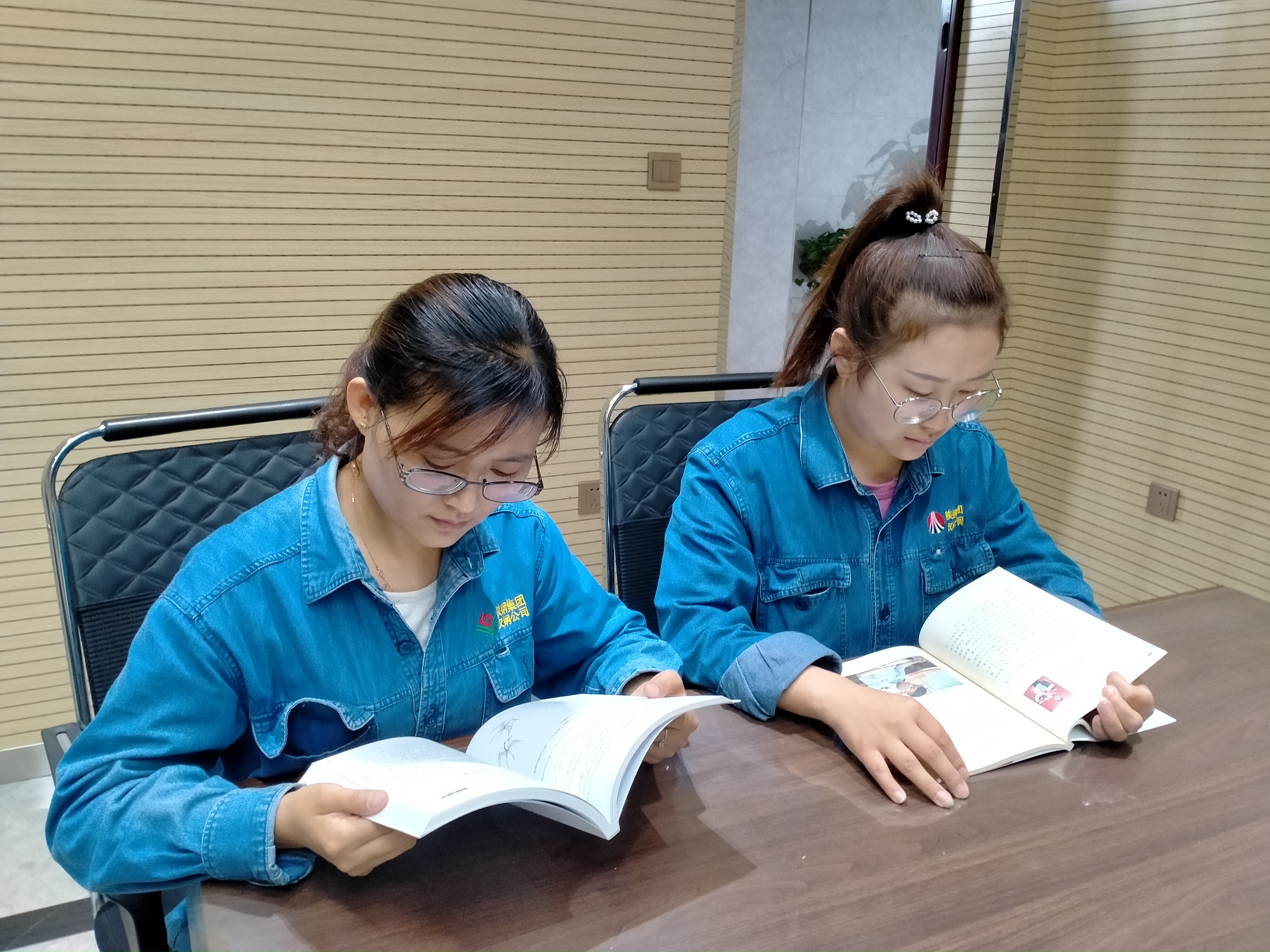 �k���ҵĸ�ɫĘ�V