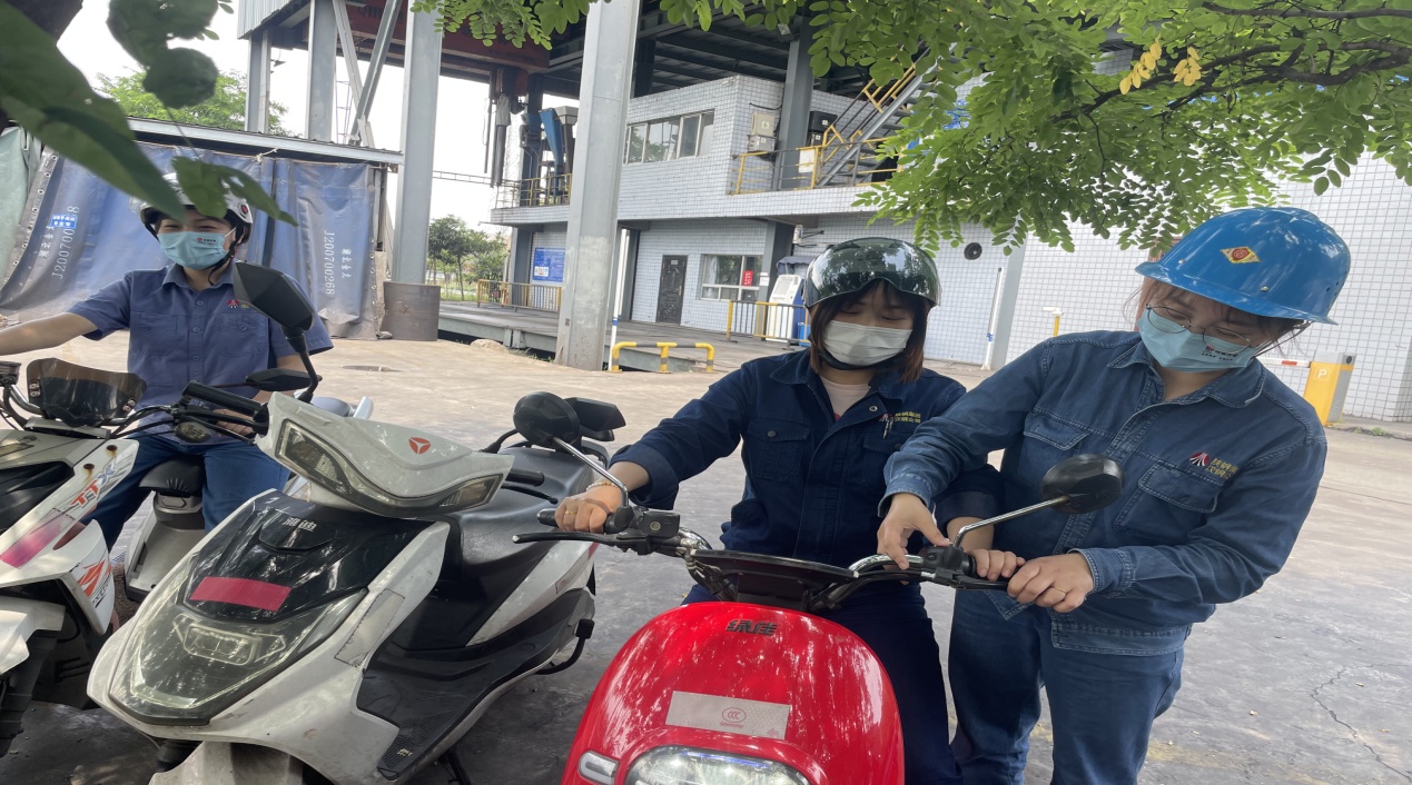 張蓉:安全戰線的“全能主播” 張蓉:安全戰線的“全能主播”