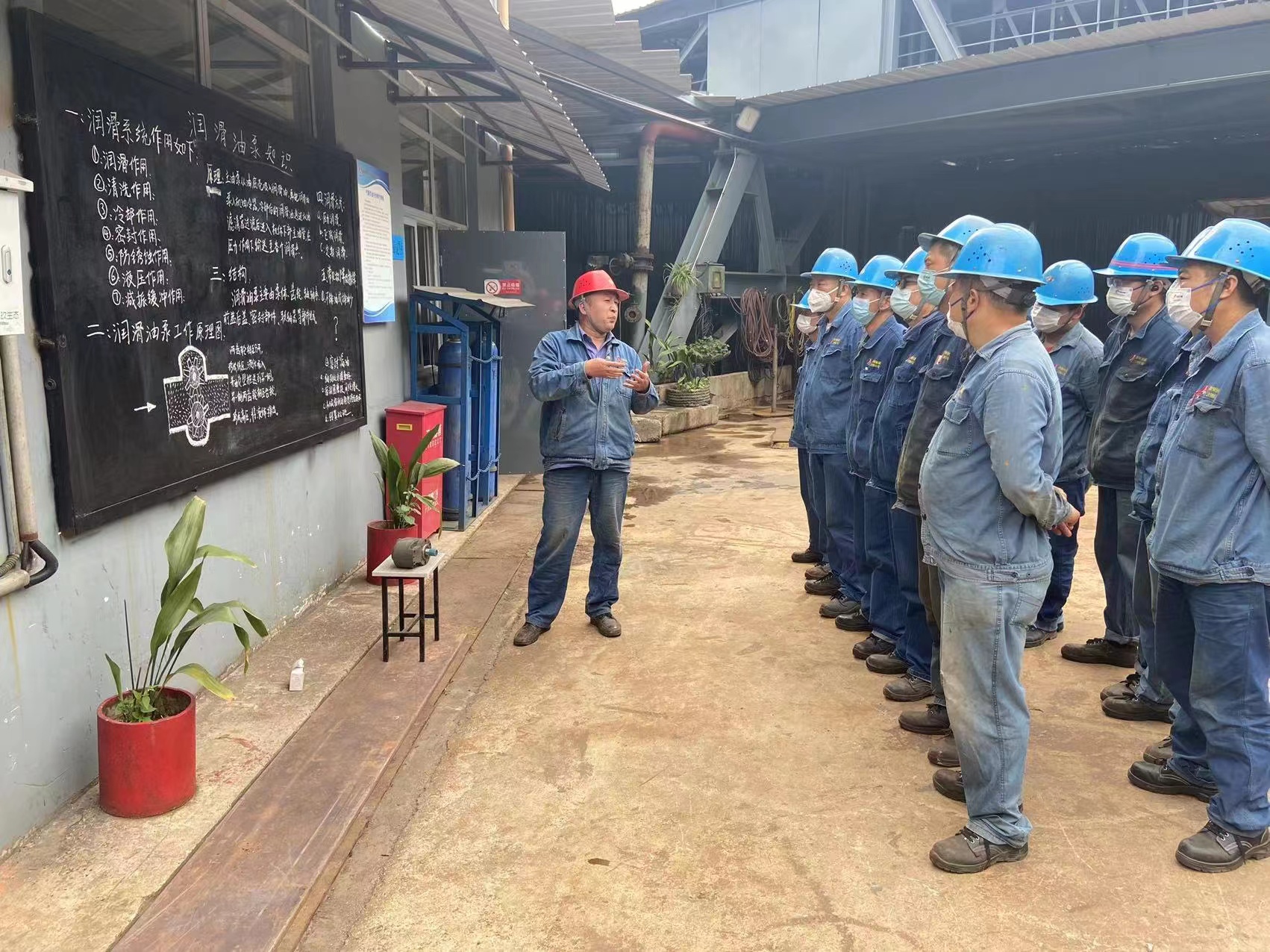 出新招亮實招 揚帆奮進繪新篇 出新招亮實招 揚帆奮進繪新篇