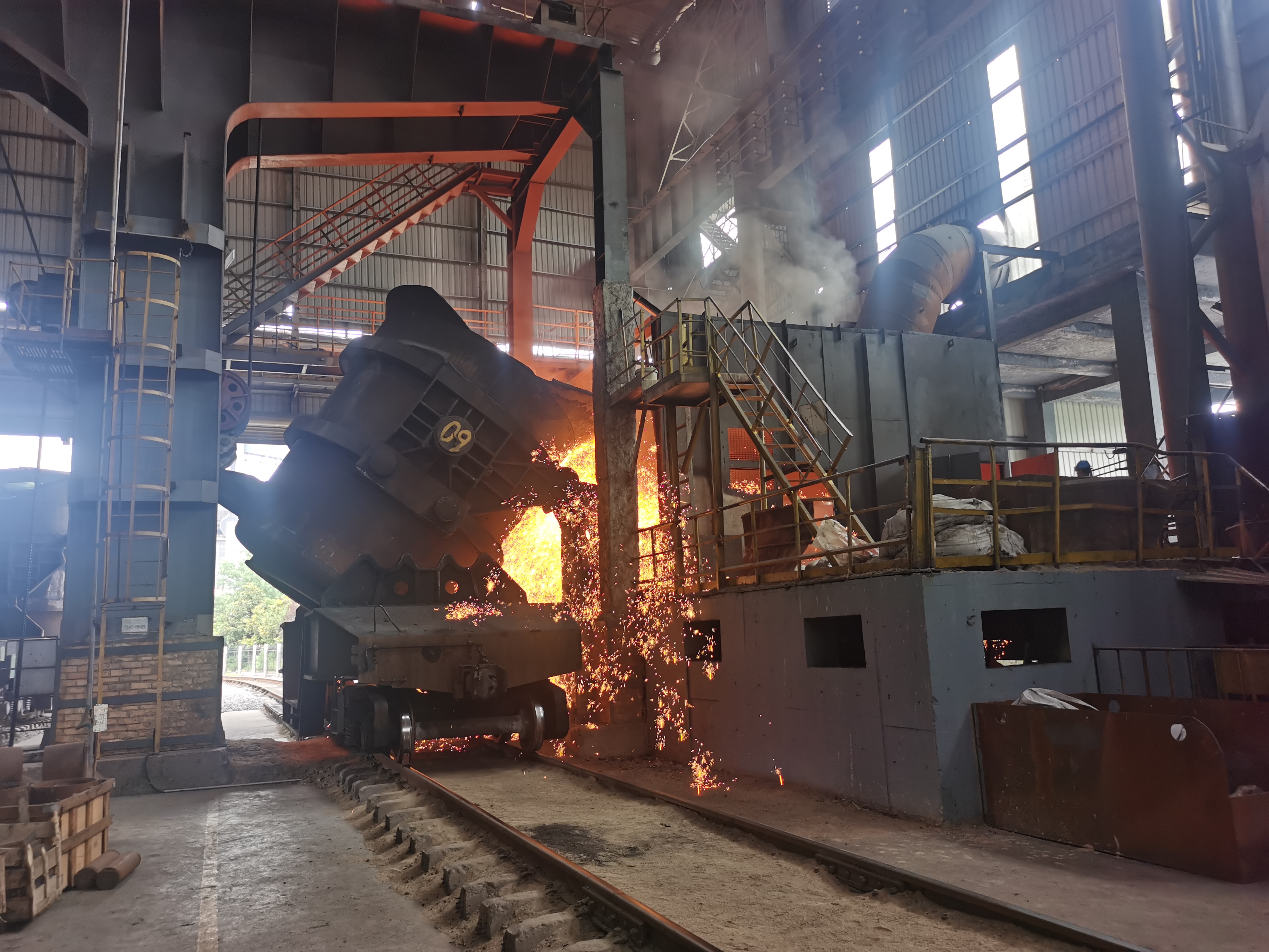 爭分奪秒搶產量 奮力沖刺“雙過半” 爭分奪秒搶產量 奮力沖刺“雙過半”