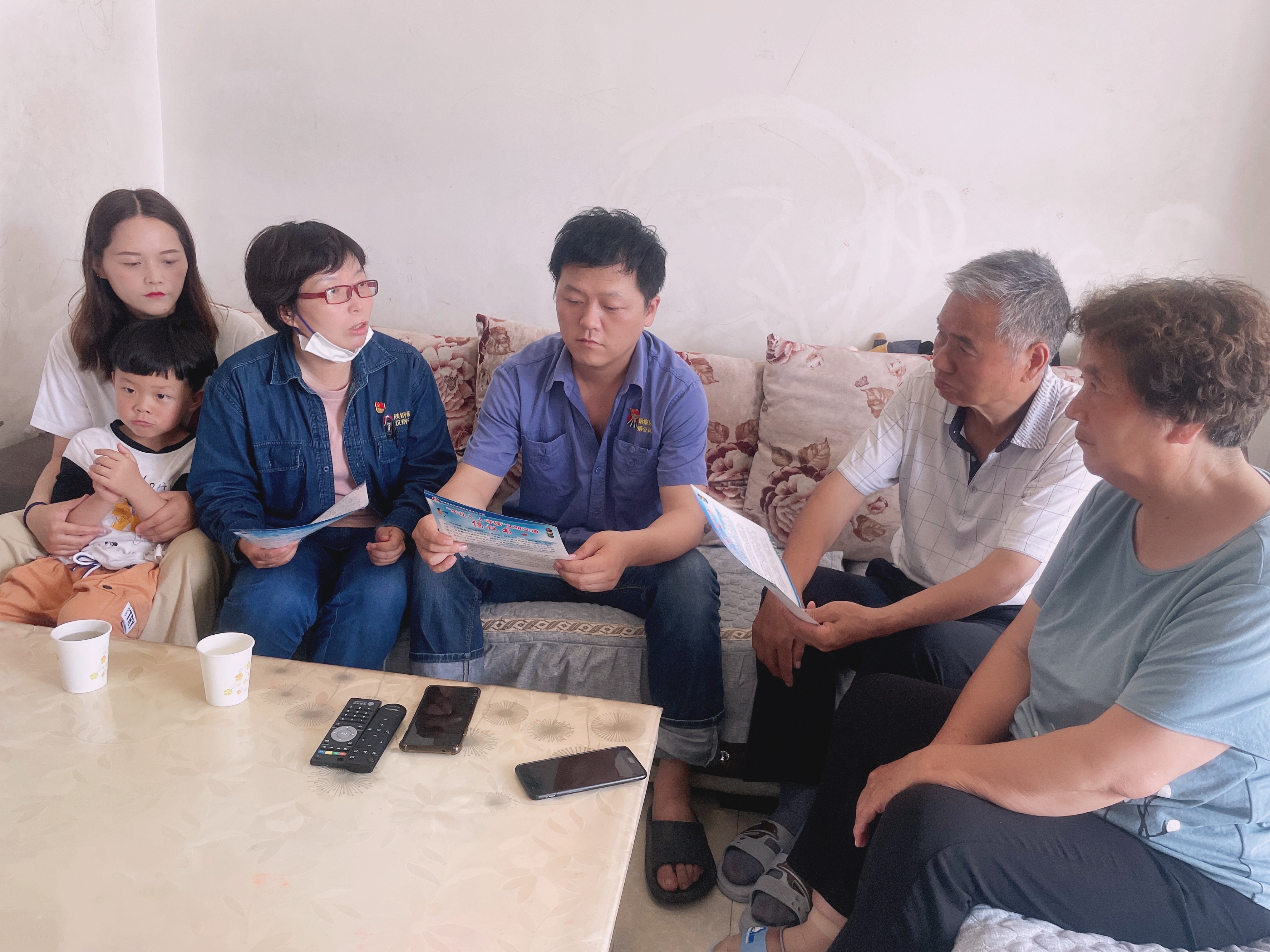 親情寄語筑防線,家庭助廉送清風 親情寄語筑防線,家庭助廉送清風