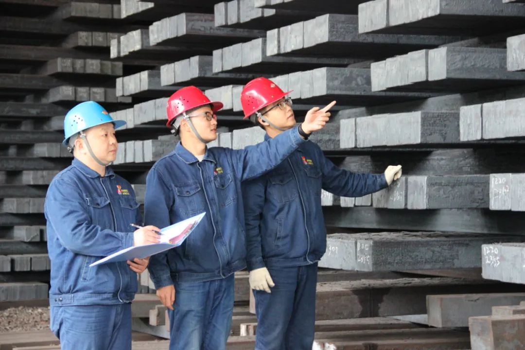 勇當改革“急先鋒”爭做創新“撐旗手”