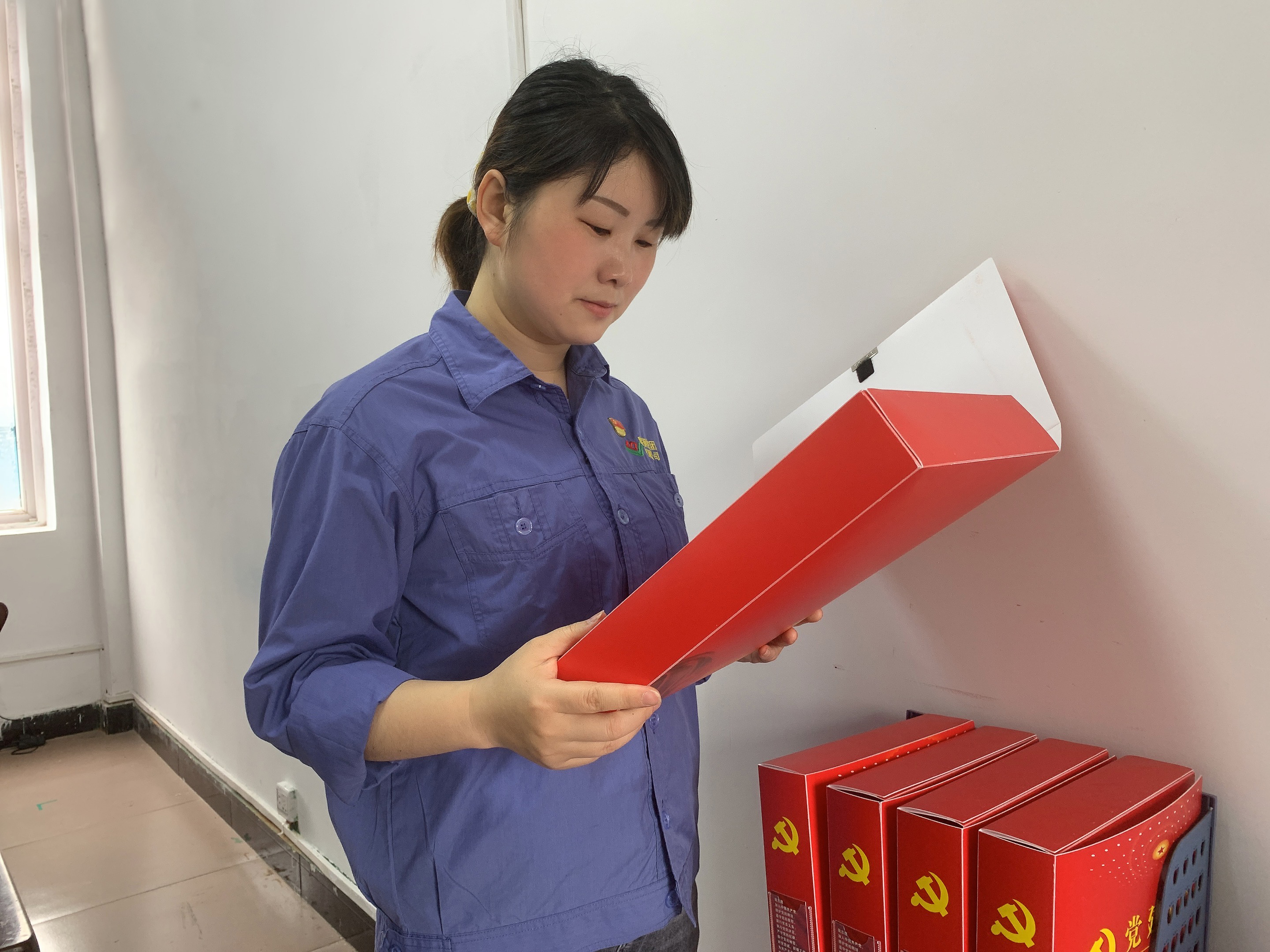 初心,在黨旗下閃耀---記陜鋼集團漢鋼公司“優秀黨委工作者”李培 初心,在黨旗下閃耀---記陜鋼集團漢鋼公司“優秀黨委工作者”李培