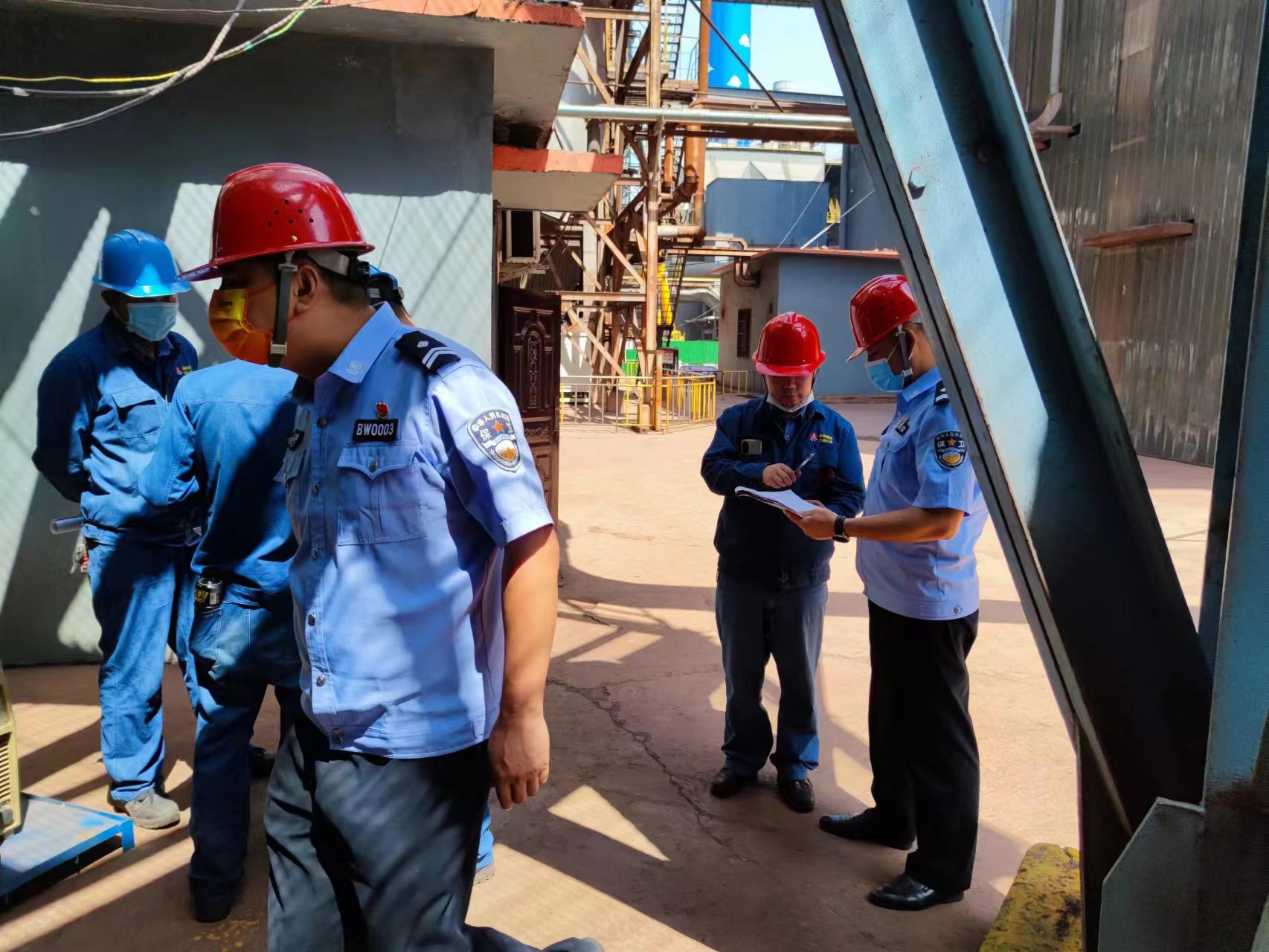 戰高溫 斗酷暑 保衛戰士無懼 “烤”驗 戰高溫 斗酷暑 保衛戰士無懼 “烤”驗