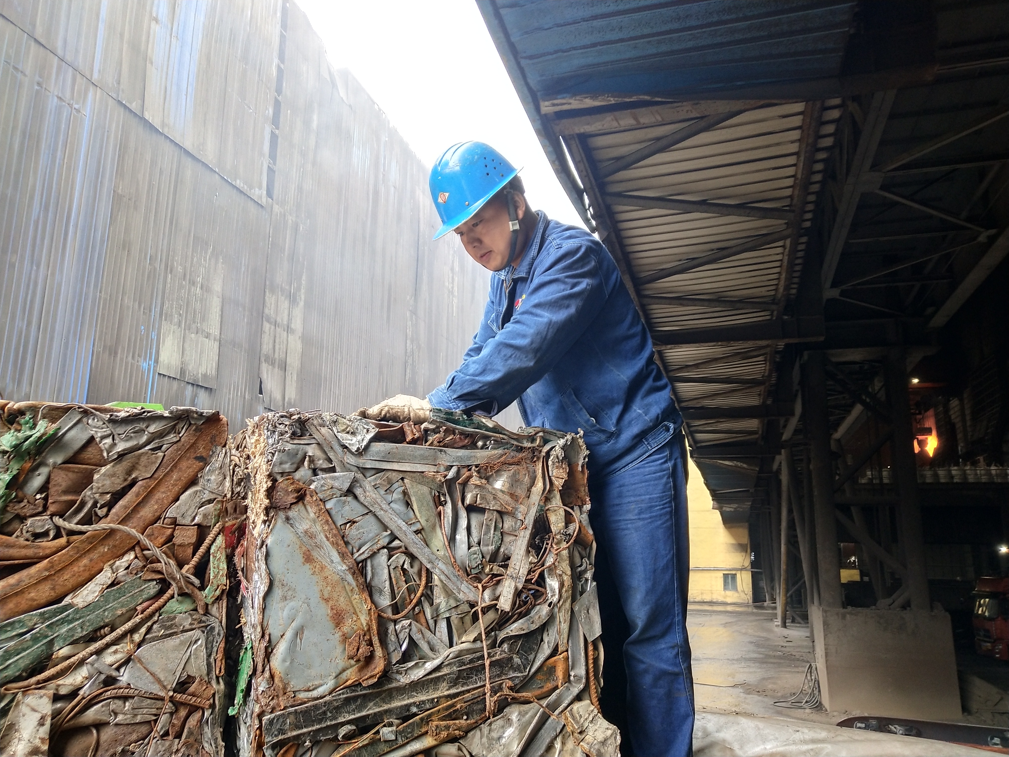 退伍不褪色!他用實際行動詮釋使命和擔當 ——記計量檢驗中心退伍軍人張飛 退伍不褪色!他用實際行動詮釋使命和擔當 ——記計量檢驗中心退伍軍人張飛