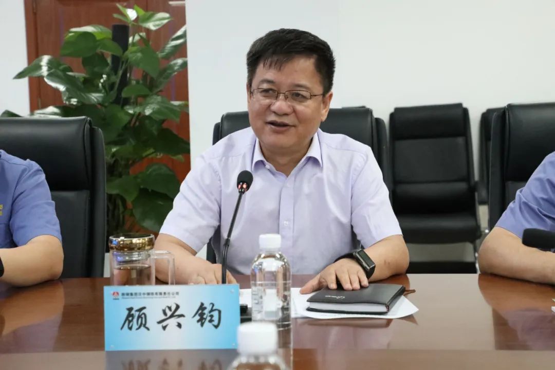 西安工業(yè)大學(xué)教授李建平一行到公司調(diào)研 西安工業(yè)大學(xué)教授李建平一行到公司調(diào)研