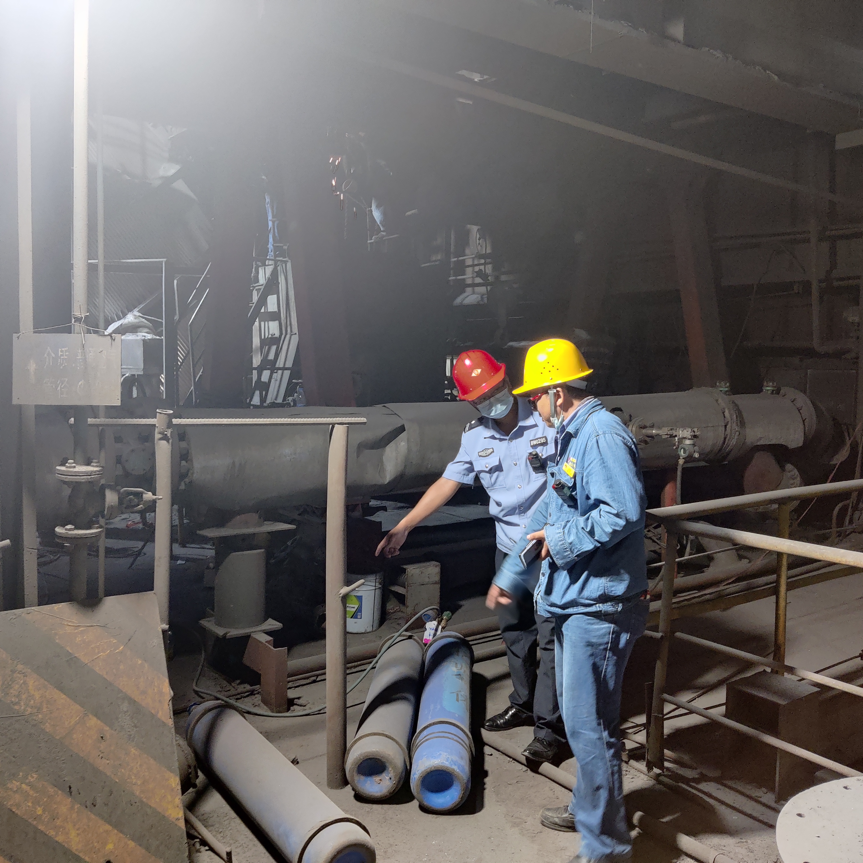 七月流火燃激情 一線堅(jiān)守戰(zhàn)高溫 七月流火燃激情 一線堅(jiān)守戰(zhàn)高溫