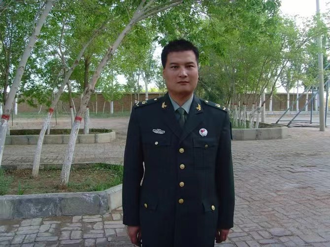 脫下軍裝,我只不過換了“戰(zhàn)場(chǎng)” 脫下軍裝,我只不過換了“戰(zhàn)場(chǎng)”