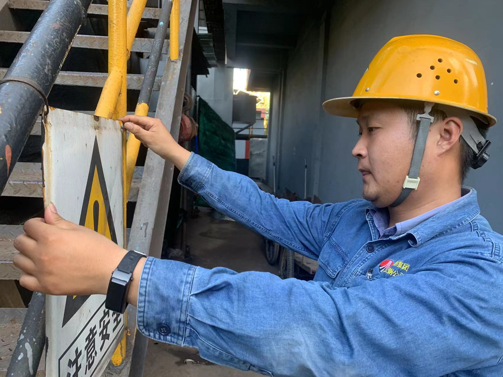 永不褪色的“橄欖綠” 永不褪色的“橄欖綠”