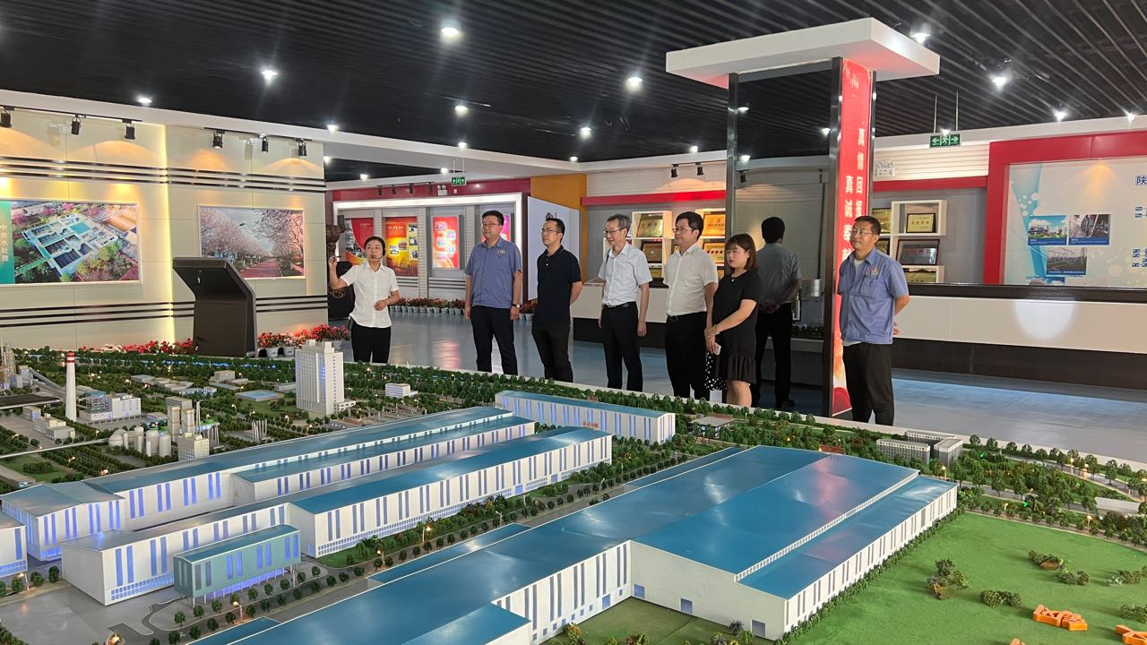 中國(guó)軍工協(xié)會(huì)副書(shū)記人選、陜西理工大學(xué)北京校友會(huì)秘書(shū)長(zhǎng)曲鵬一行到漢鋼公司調(diào)研