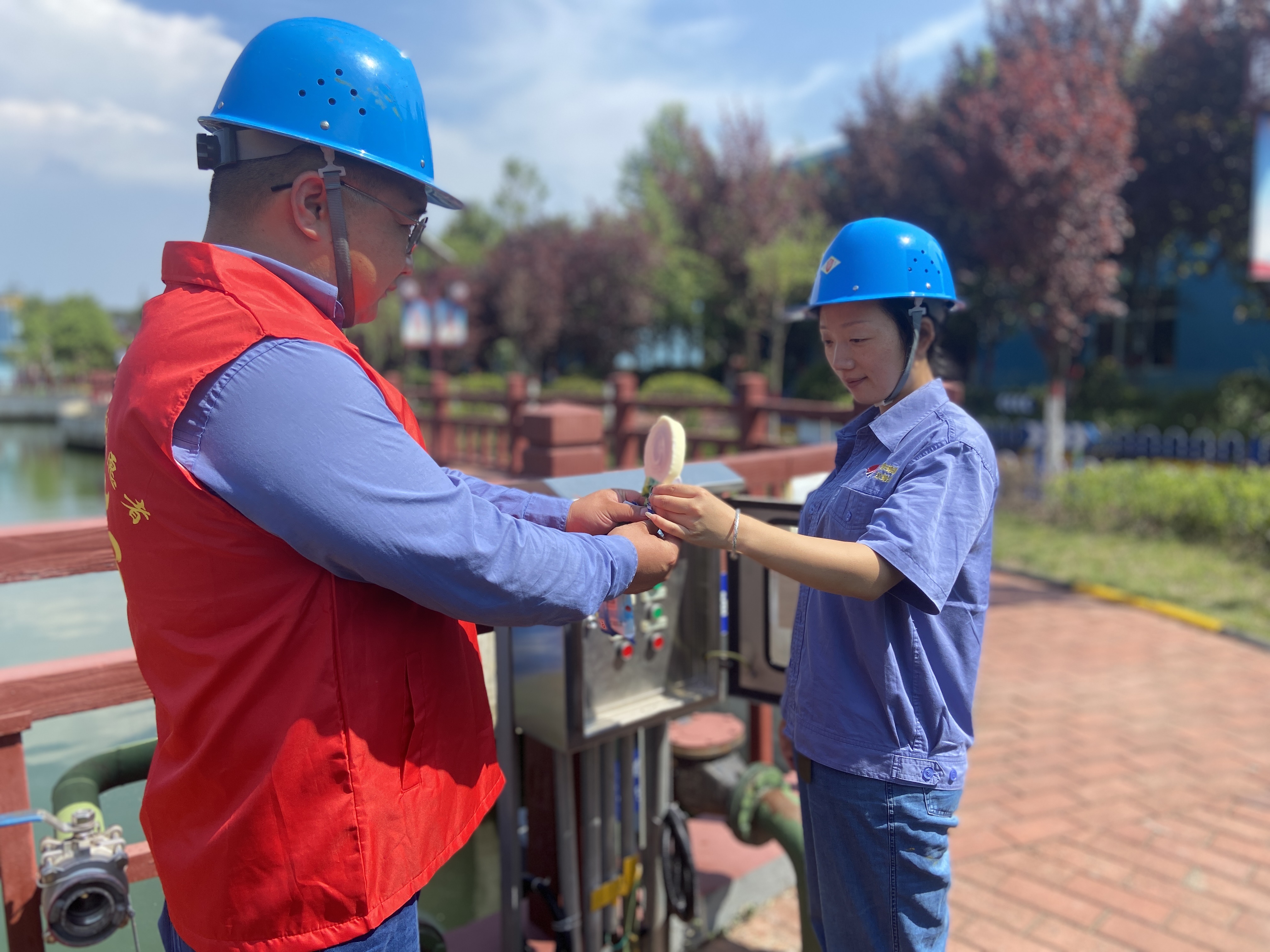 ʢ�ĕr���еġ�����ɫ��