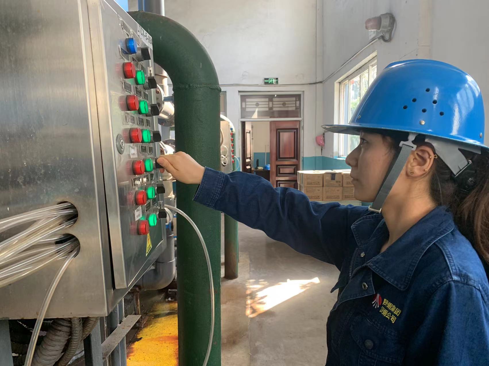 綻放在鋼城的“巾幗玫瑰” 綻放在鋼城的“巾幗玫瑰”