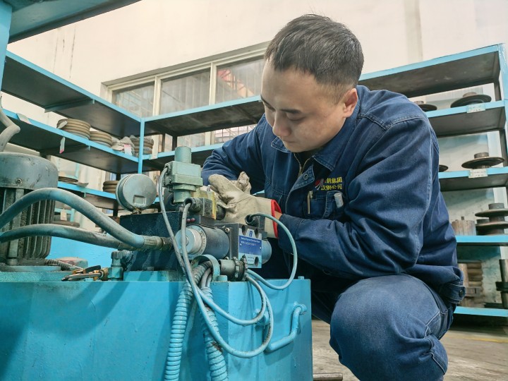 質(zhì)量月  看這些“藍領(lǐng)”匯聚成的靚麗“風(fēng)景線”