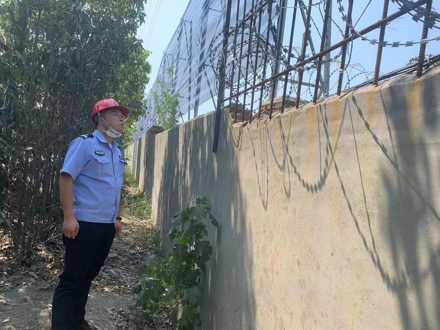 堅守崗位,做節日平安的“守護者” 堅守崗位,做節日平安的“守護者”