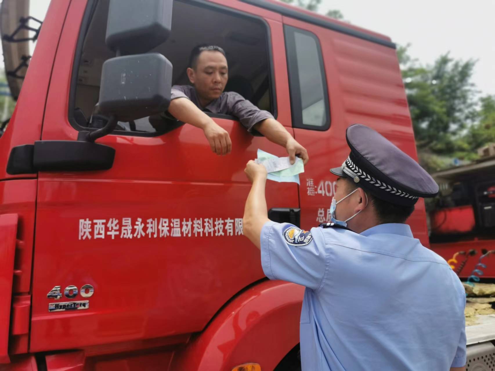 堅守崗位,做節日平安的“守護者” 堅守崗位,做節日平安的“守護者”