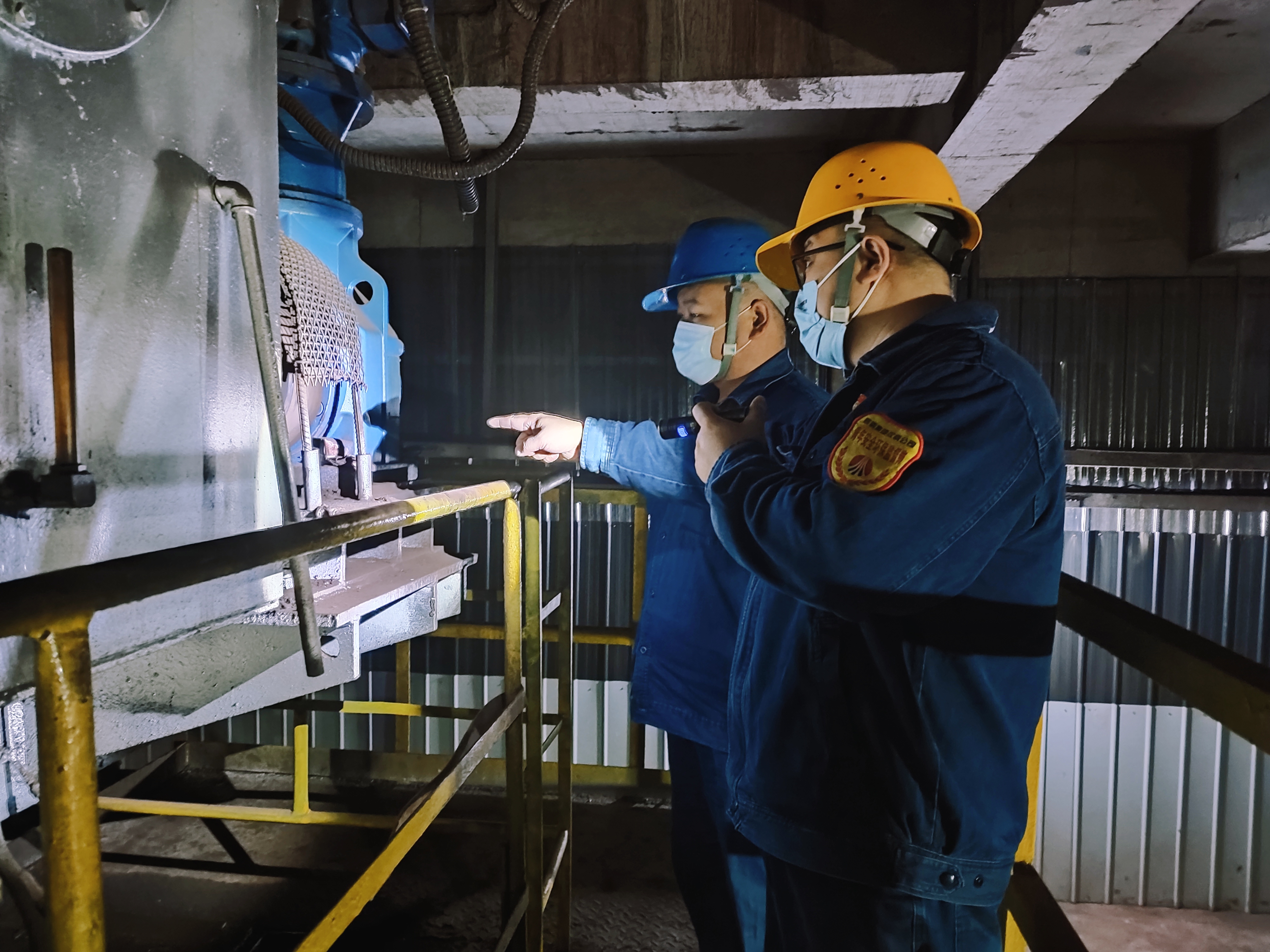 用實干博出精彩的“追光人” 用實干博出精彩的“追光人”