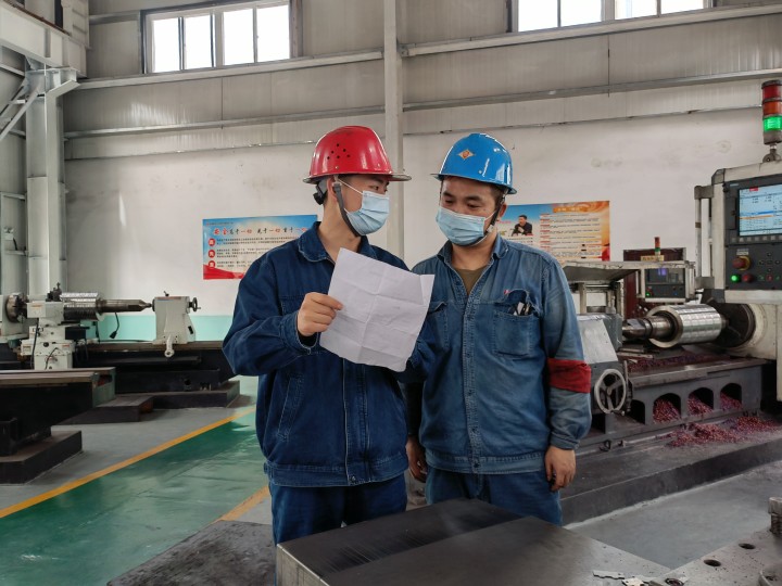 身著“漢鋼藍(lán)” 守護(hù)“中國紅” 身著“漢鋼藍(lán)” 守護(hù)“中國紅”