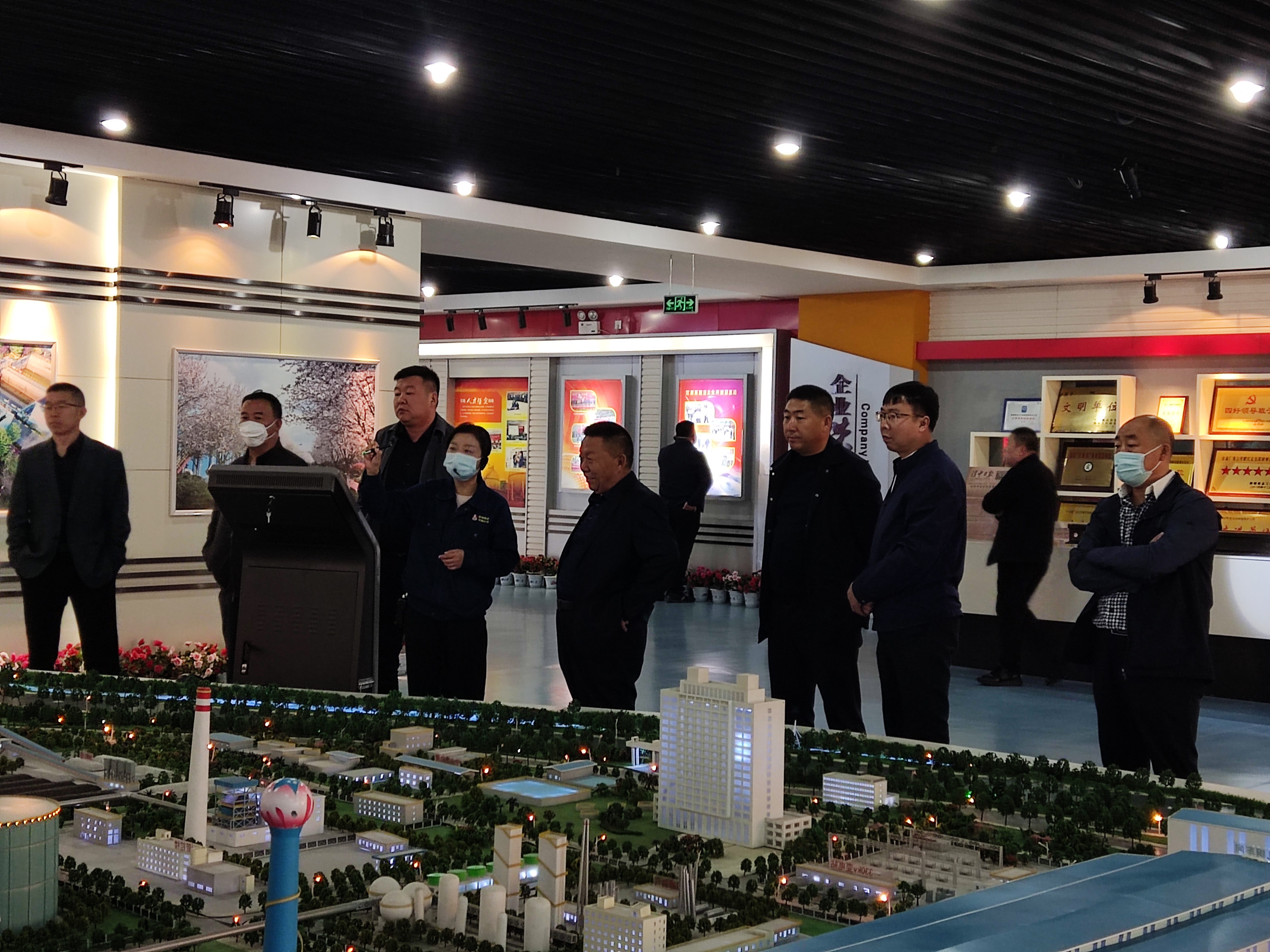 緊密協作、互惠雙贏!武威榮華集團公司董事長張嚴德一行到漢鋼公司走訪交流 緊密協作、互惠雙贏!武威榮華集團公司董事長張嚴德一行到漢鋼公司走訪交流